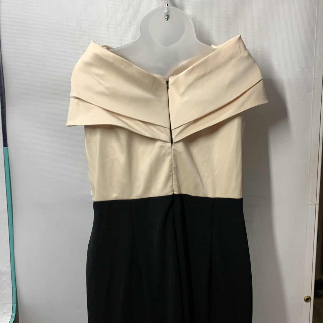 Betsy & Adam Off Shoulder Gown 8 Champagne Black Mikado Pleated Empire Size 16