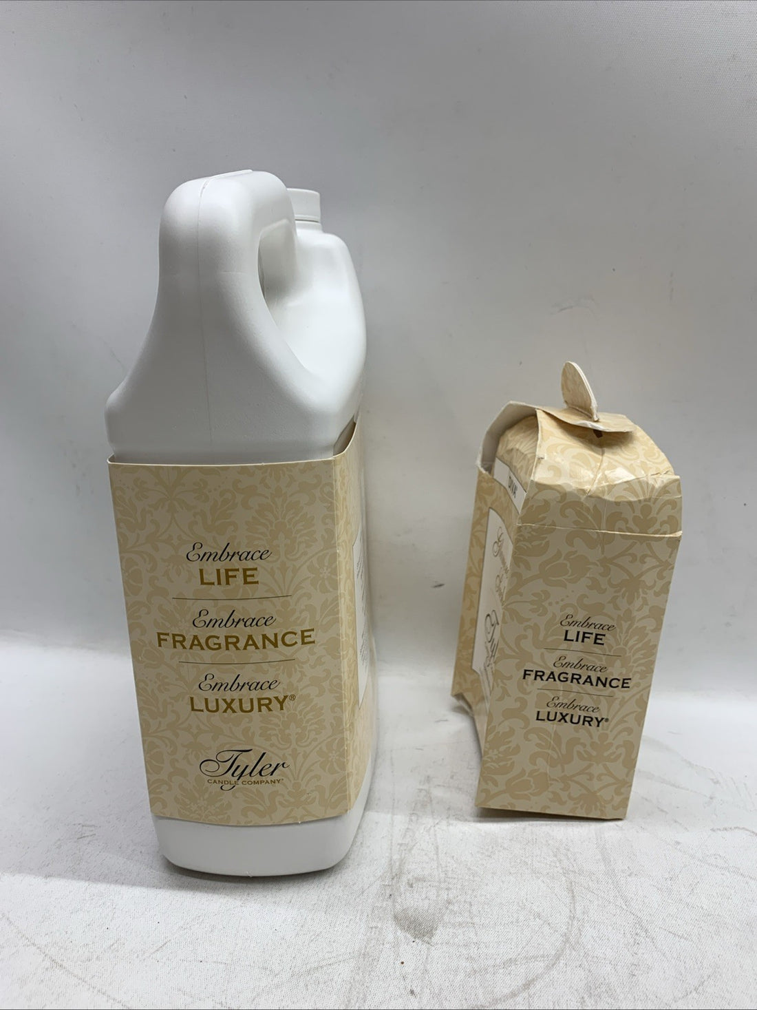 Glamorous Diva Laundry Detergent 1892g with Sachet, Phosphate-Free, Scented