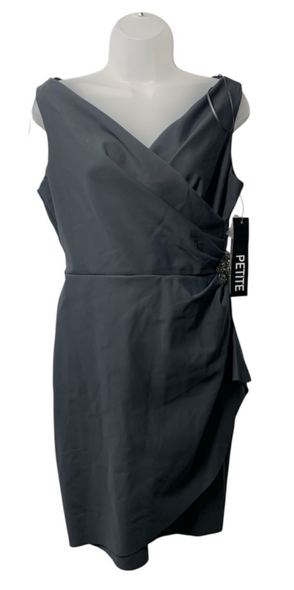 Alex Evenings Women's Slimming Short Ruched Dress Sleeveless with Ruffle 10P