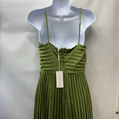 Petal & Pup Naira Pleated Satin Maxi Dress Palm Green Formal Wedding Size 8