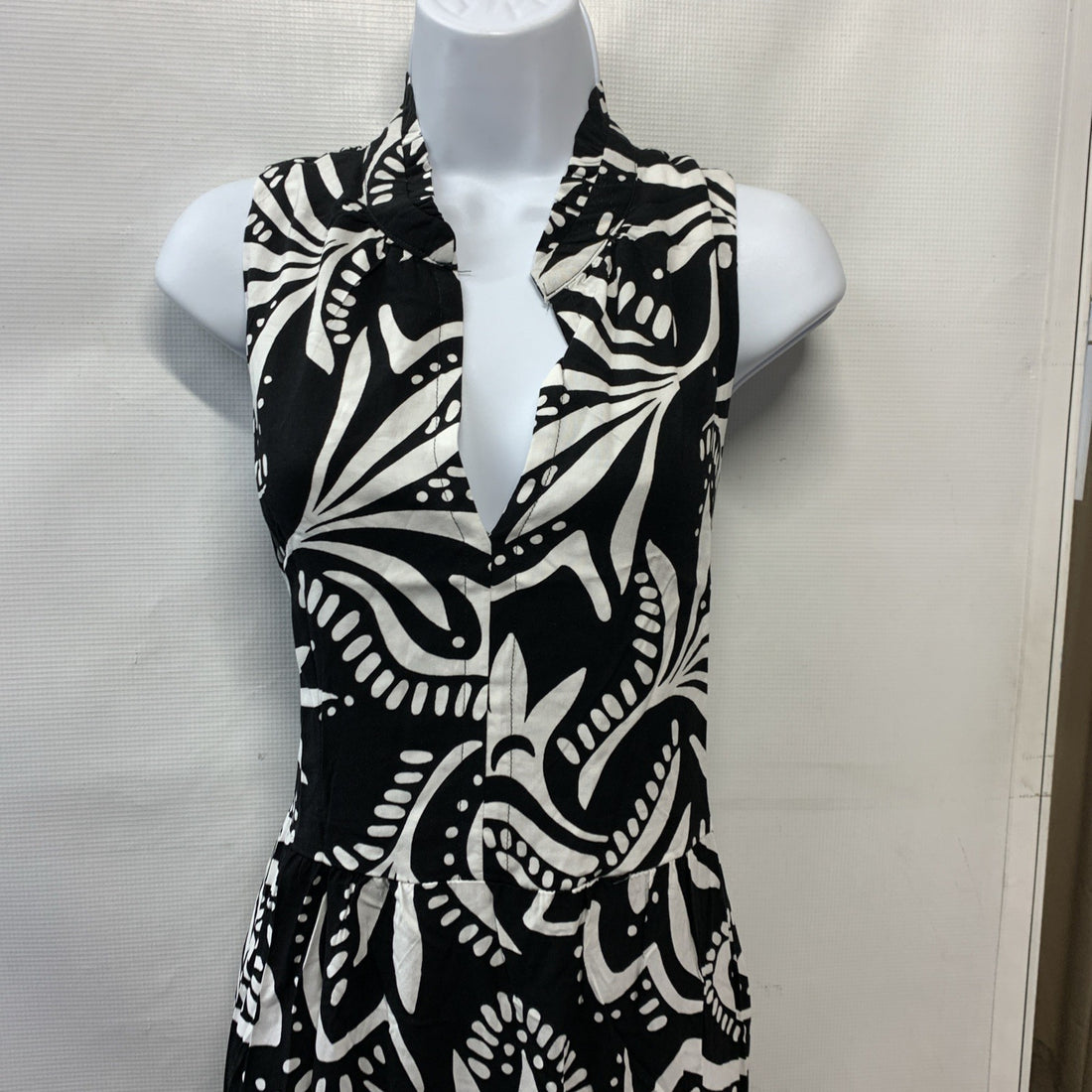 Vince Camuto Women's Sleeveless V-Neck Tiered Maxi Dress Rich Black Casual Large