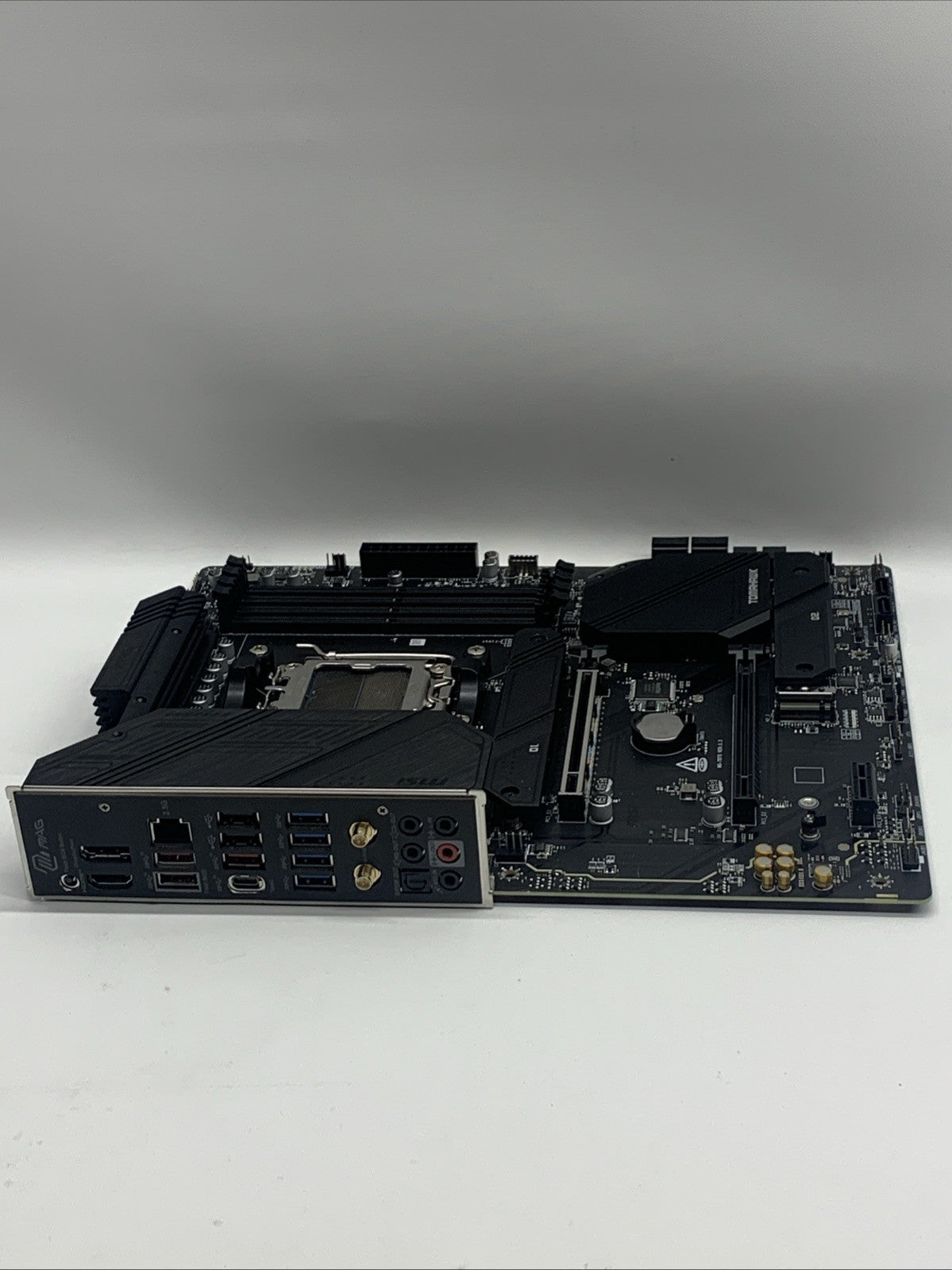 MSI MAG B650 Tomahawk WiFi Gaming Motherboard (AMD Ryzen 9000/8000/7000 Series