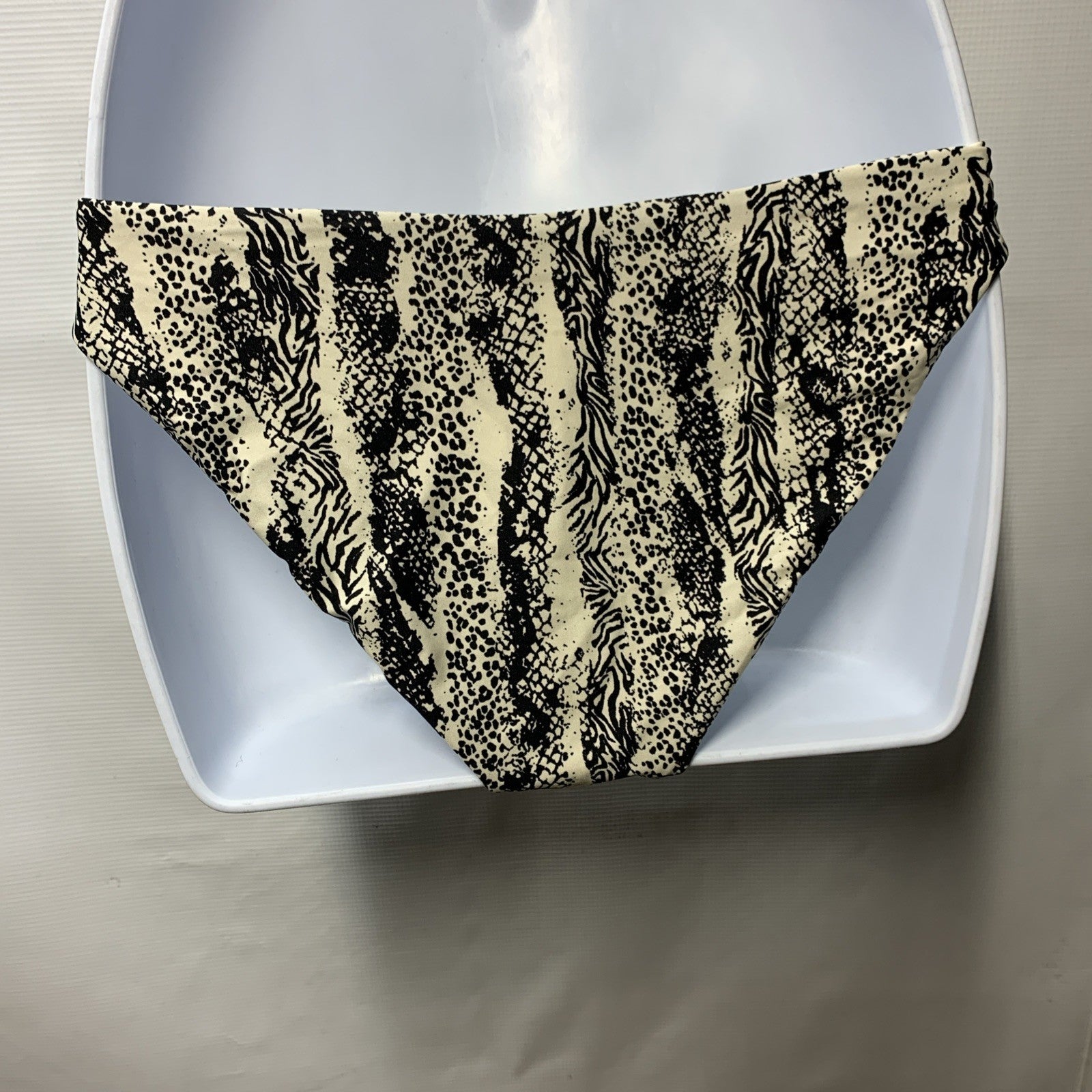 Volcom Women's Spirit Animal Hipster Swimwear Bottoms Brief Size Small Underwear