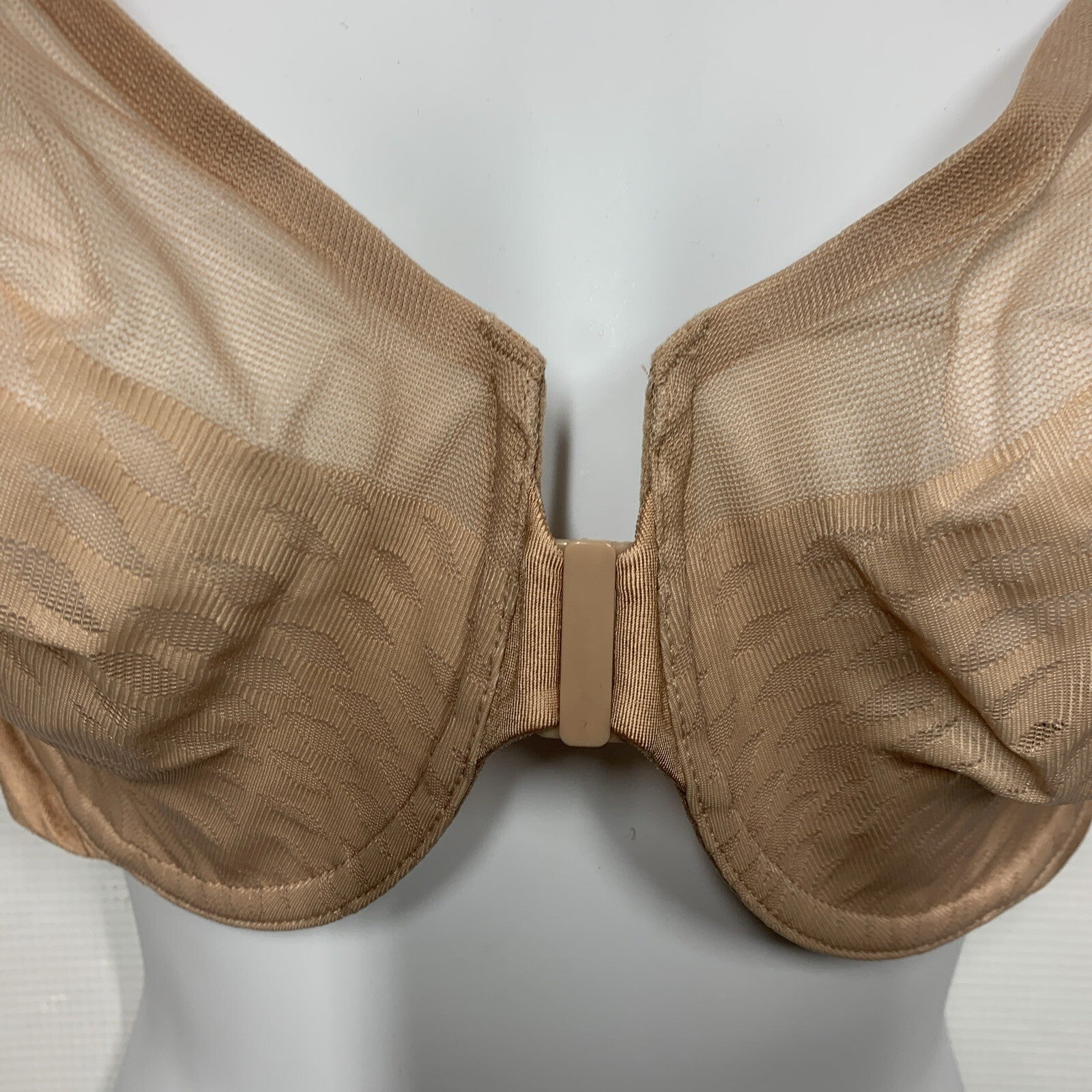 Women's 855436 Elevated Front Close Underwire Bra Ran Size 34G Racerback Beige