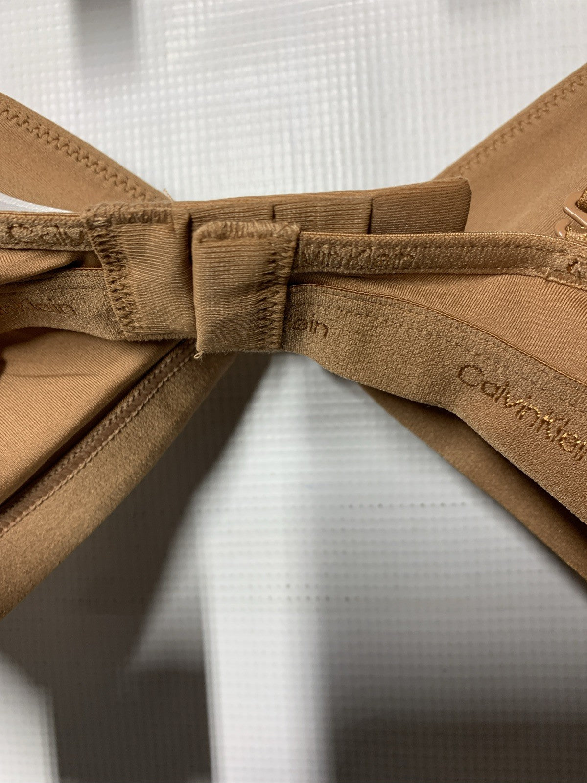 CALVIN KLEIN Women's Lightly Lined Triangle Bralette Wireless Seamless Medium
