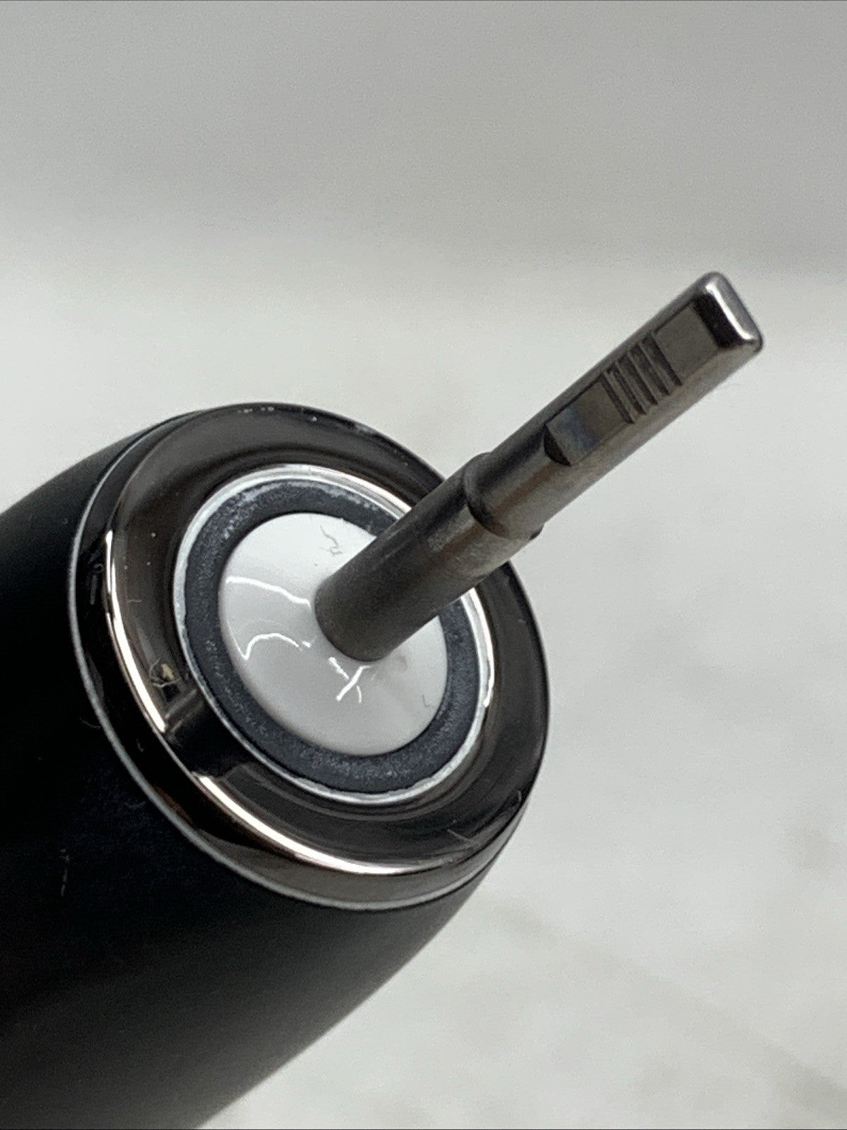 Philips Sonicare DiamondClean Smart 9500 Electric Toothbrush - NO HEAD FOR PARTS