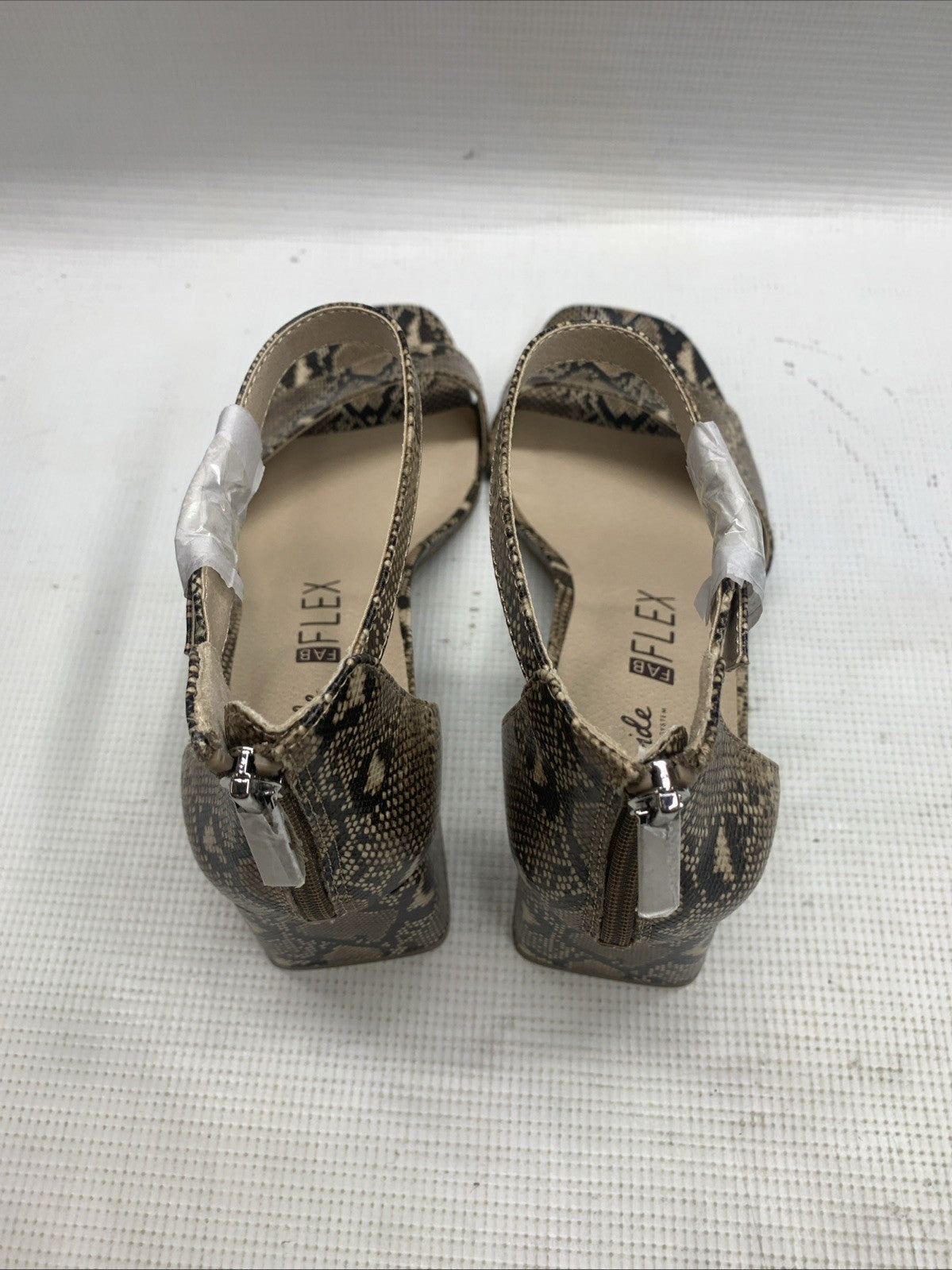 LifeStride Women's Cassidy Ankle Strap Dress Sandals Heeled Snake Print Size 9W