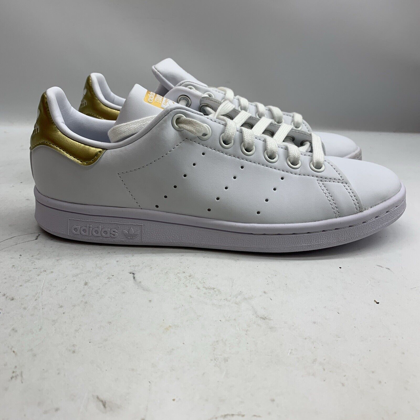 adidas Originals Women's Stan Smith Sneakers White/Gold Metallic Lace-up Size 7