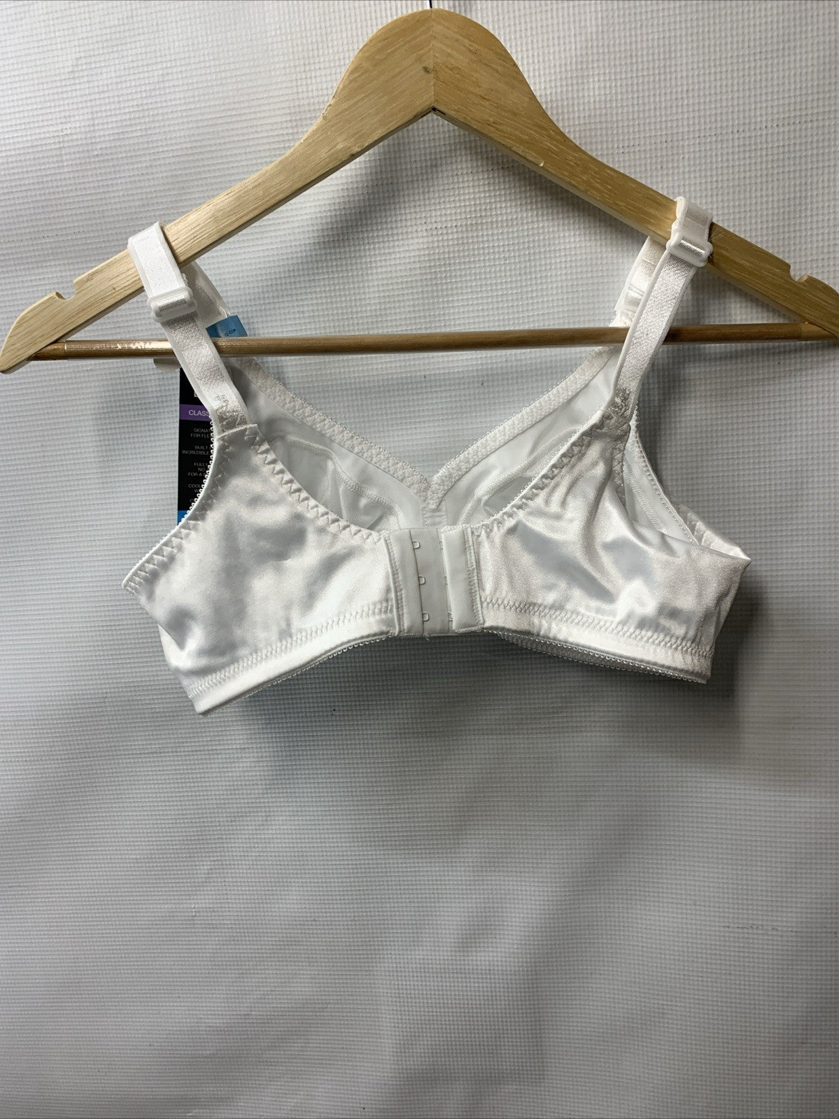 Bali Women's 34C Stay In Place Double Classic Support Wire-Free Bra White DF3820