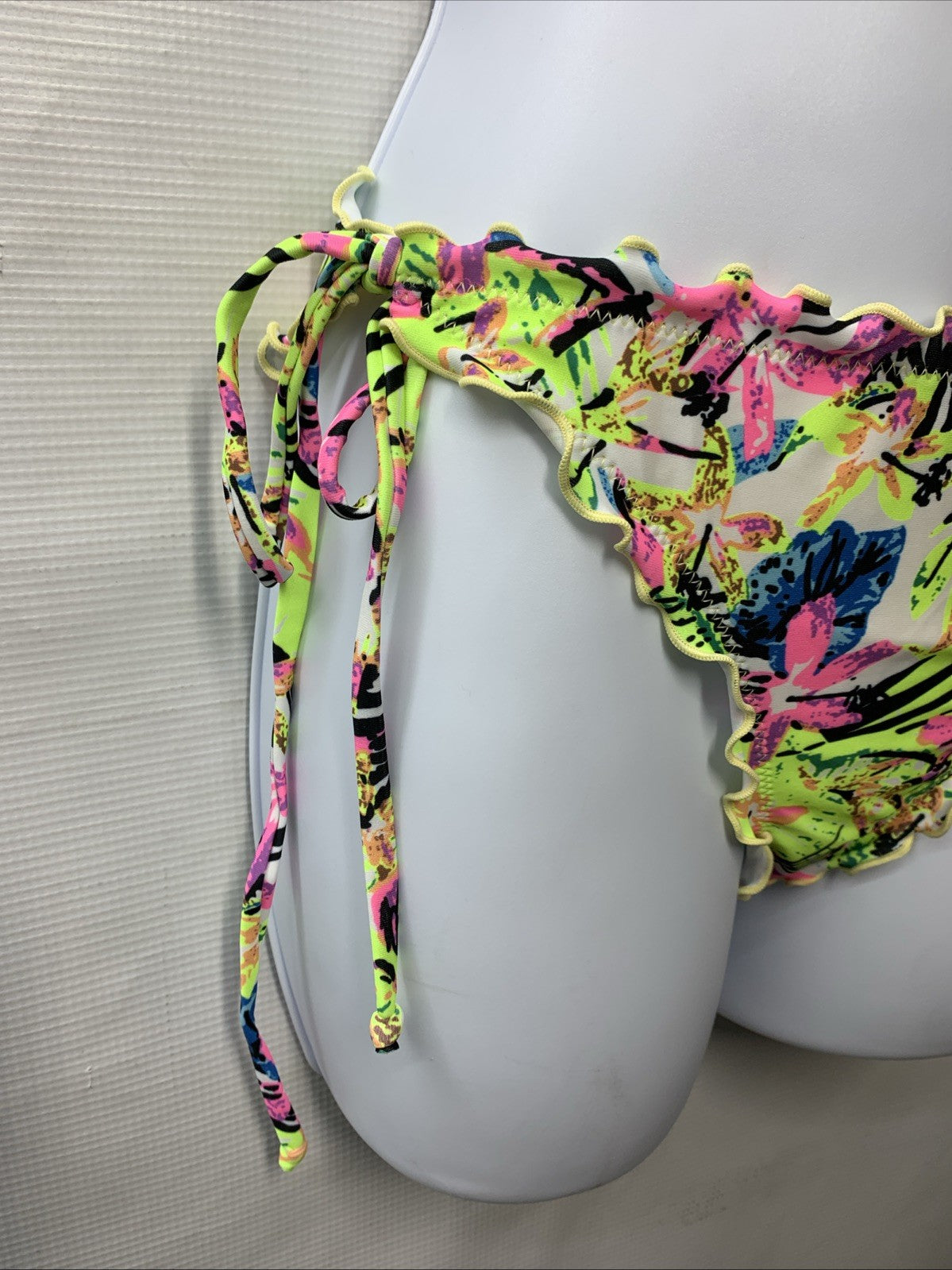 RELLECIGA Women's Wavy Bikini Set Jungle Print Size Medium 2-Piece Underwear