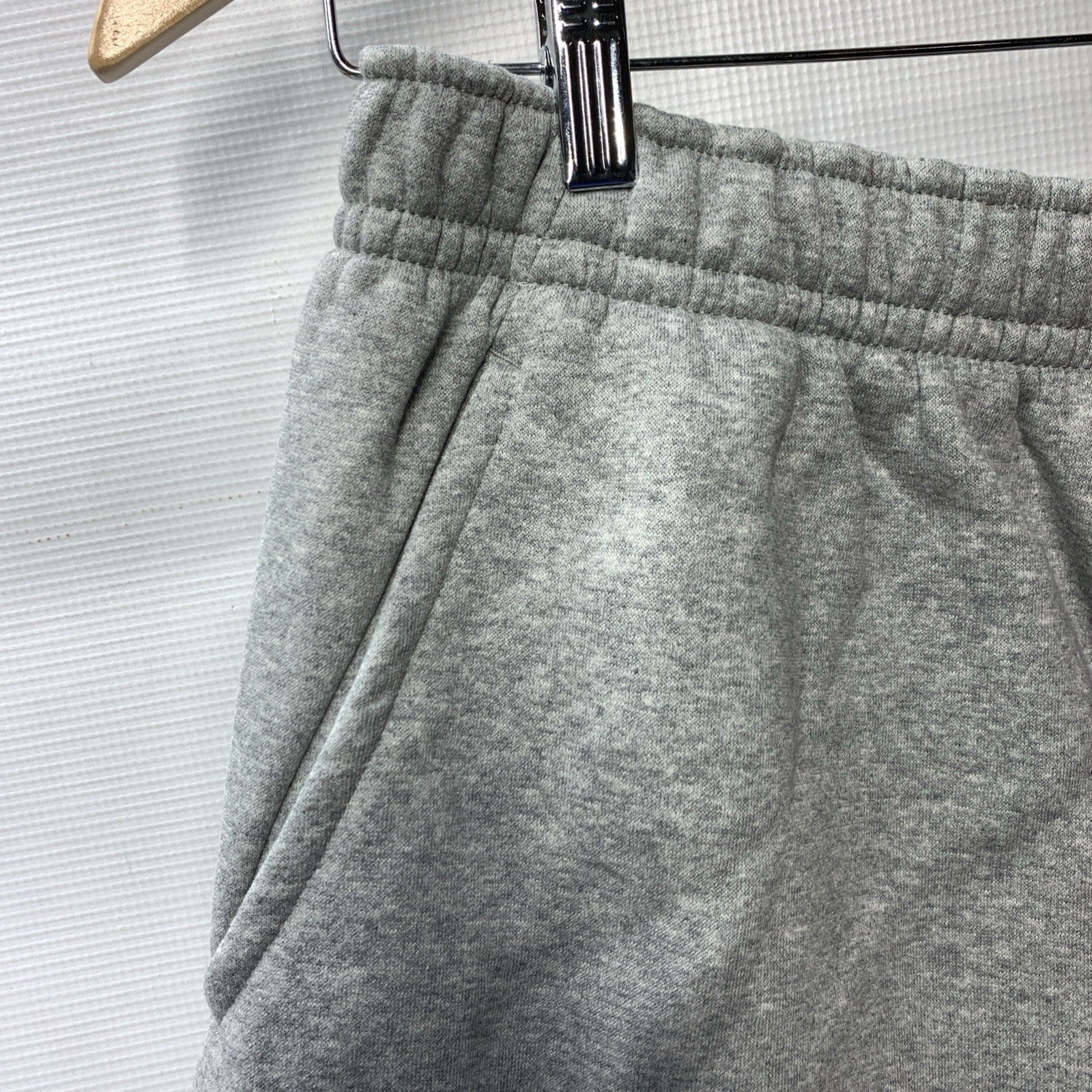 Nike Gym Walking Running Gym Shorts Men's Size XL Standard Fit with Pockets