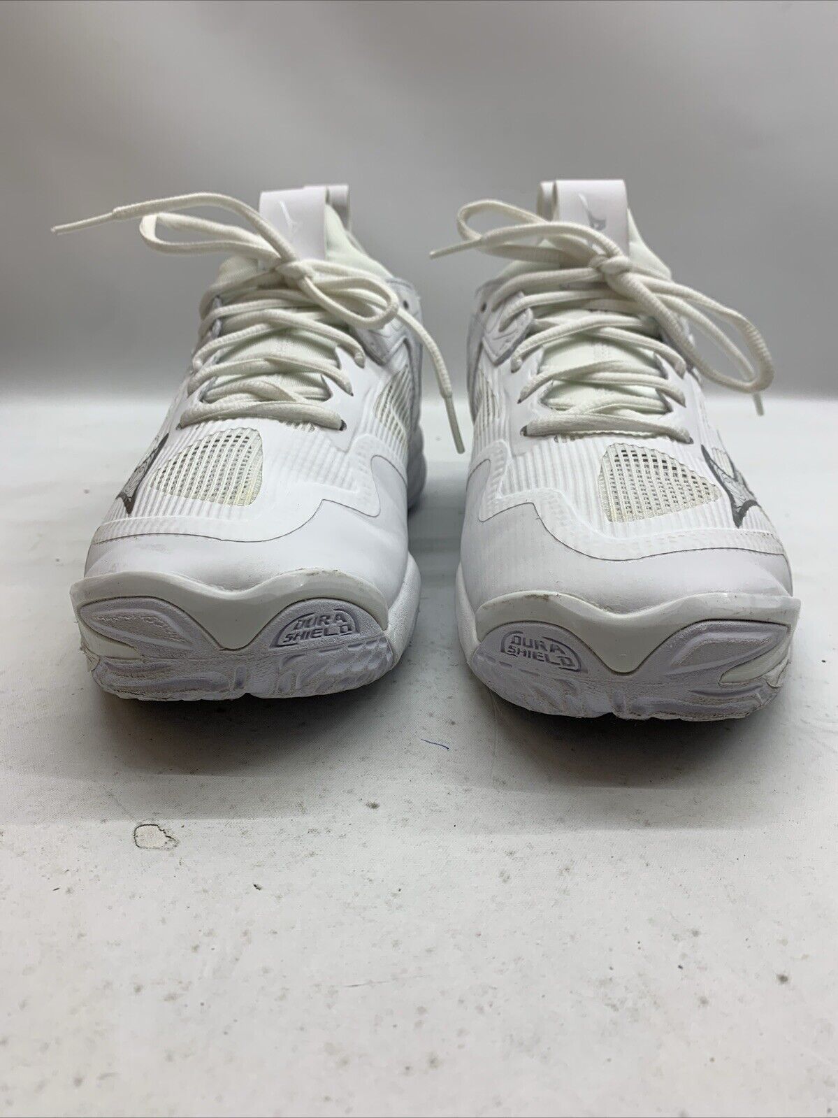 Mizuno Enerzy Women's Wave Momentum 3 Volleyball Shoe White Size 9 Lace-up Sneak