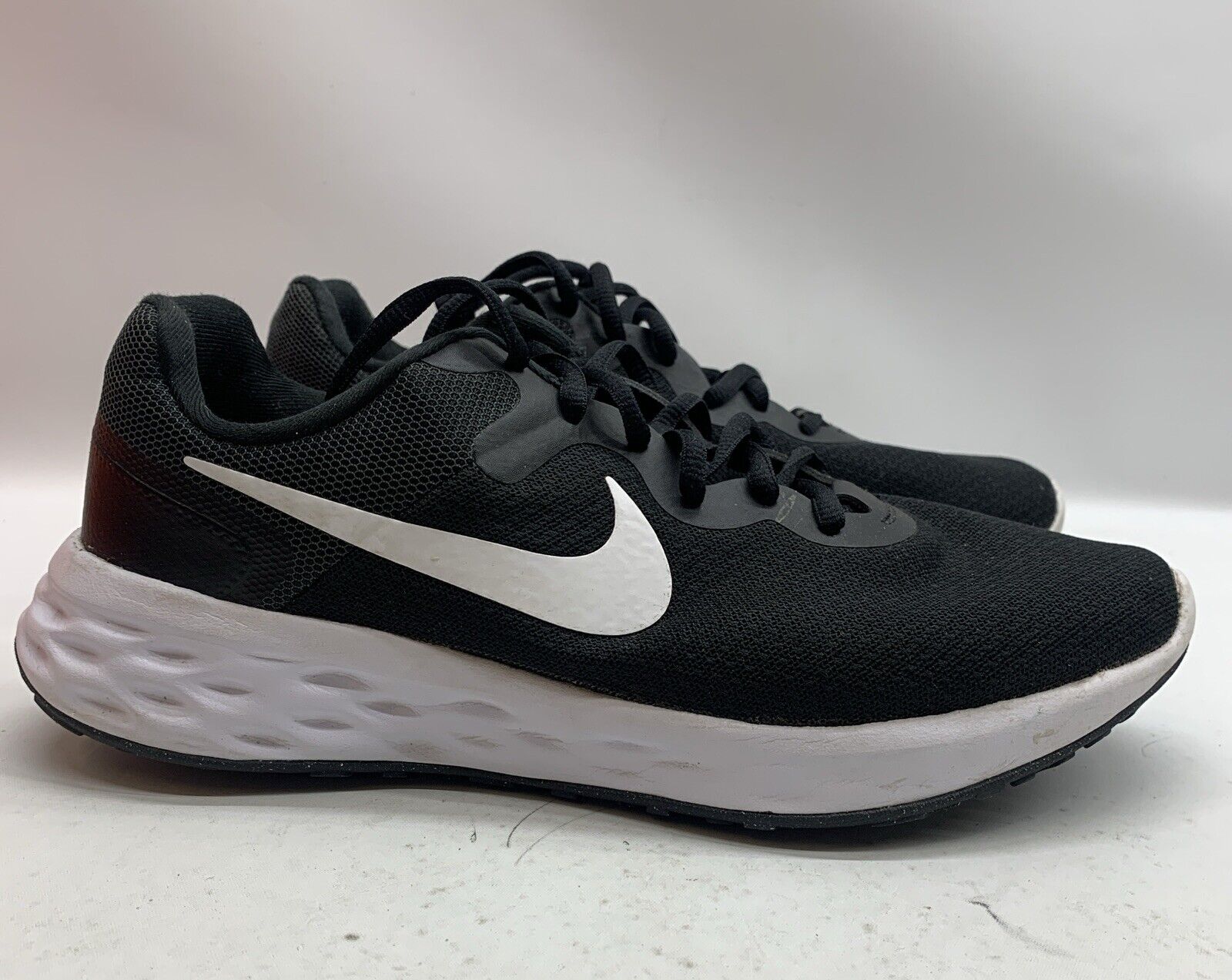 Nike BQ3207-002 Revolution 5 Running Shoes Women's Size 11 Black/White Lace-up