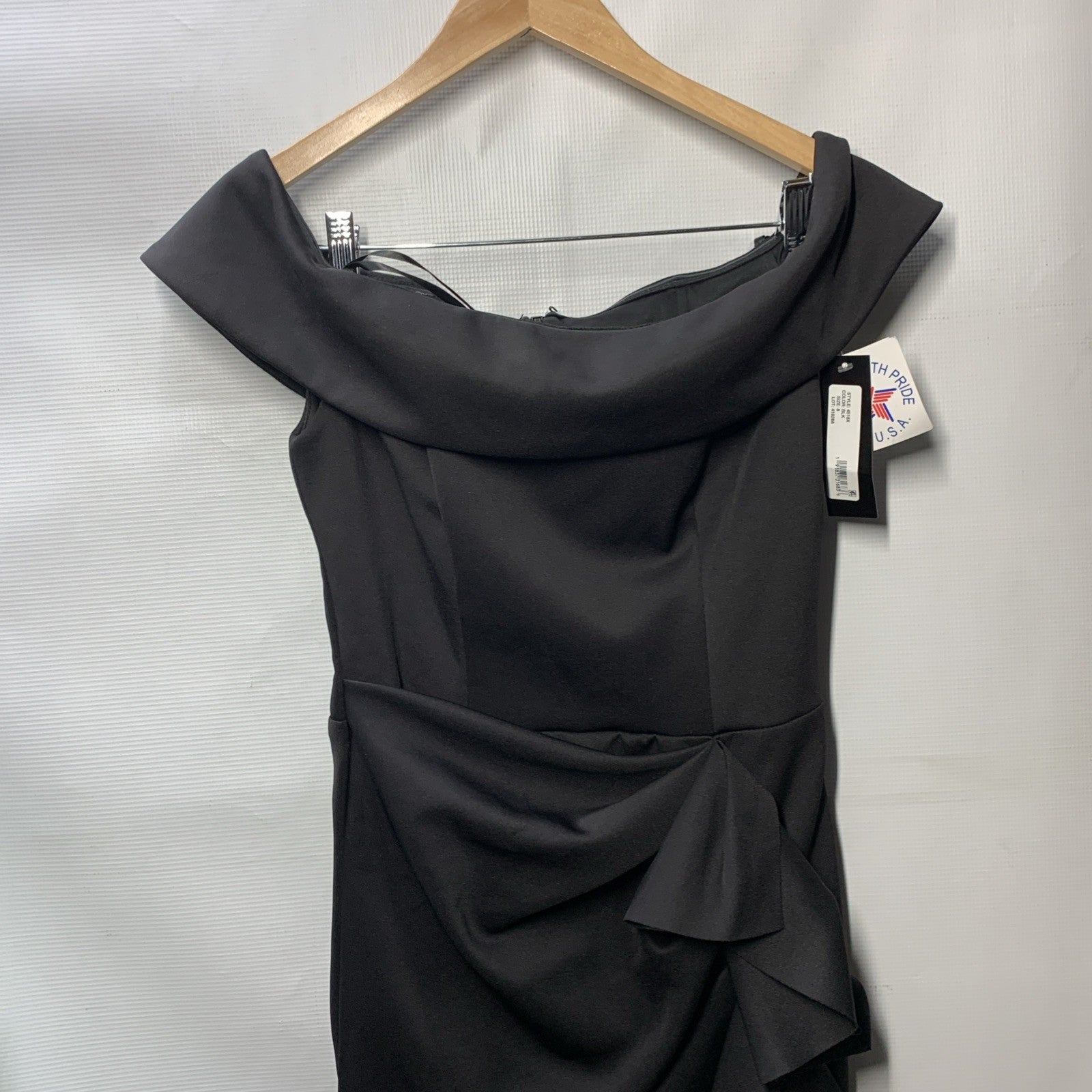 Xscape Women's Off-The-Shoulder Scuba Crepe Evening Cocktail Dress Size 8 Black