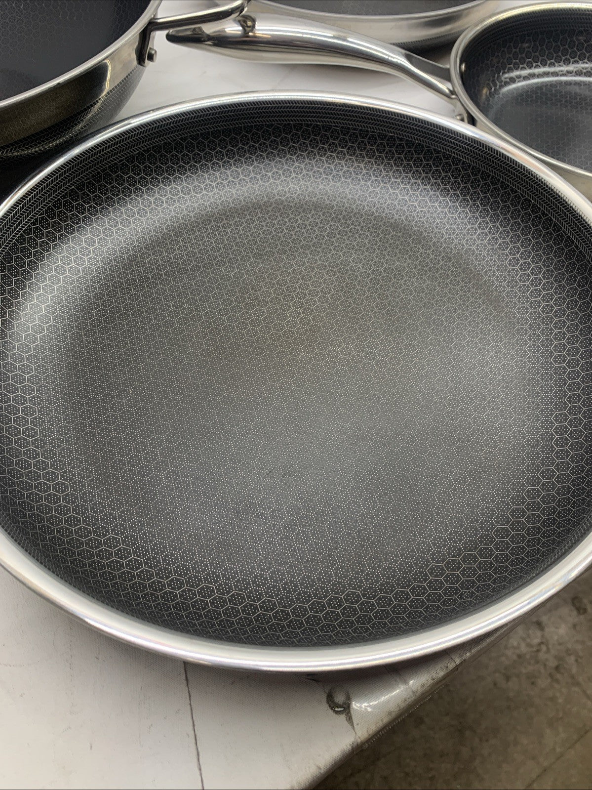 HexClad Hybrid 7-Piece  Nonstick Cookware Pan Set Cooking with Lid and wok USED