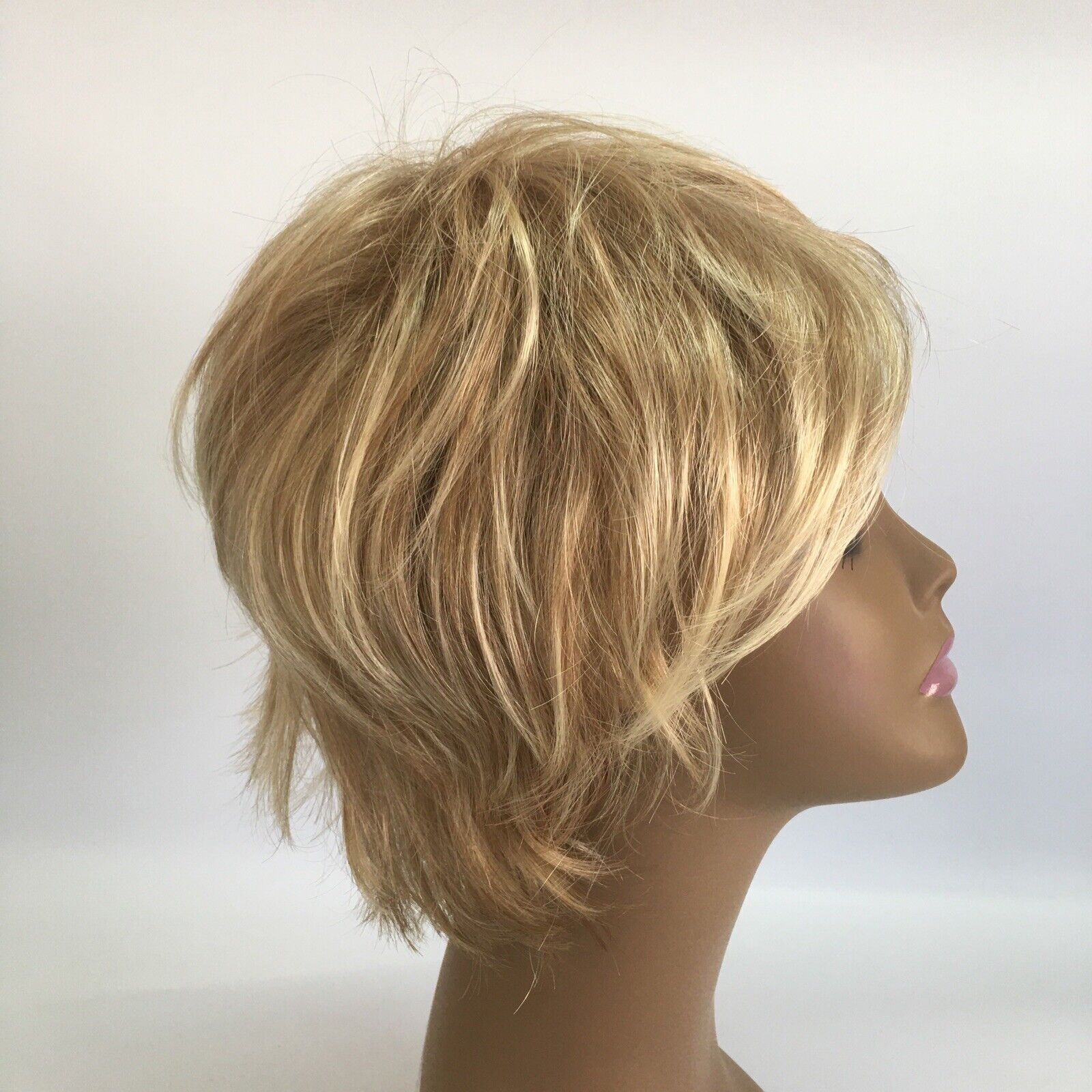 Trend Setter Average Wig By Raquel Welch Golden Wheat R14/88H
