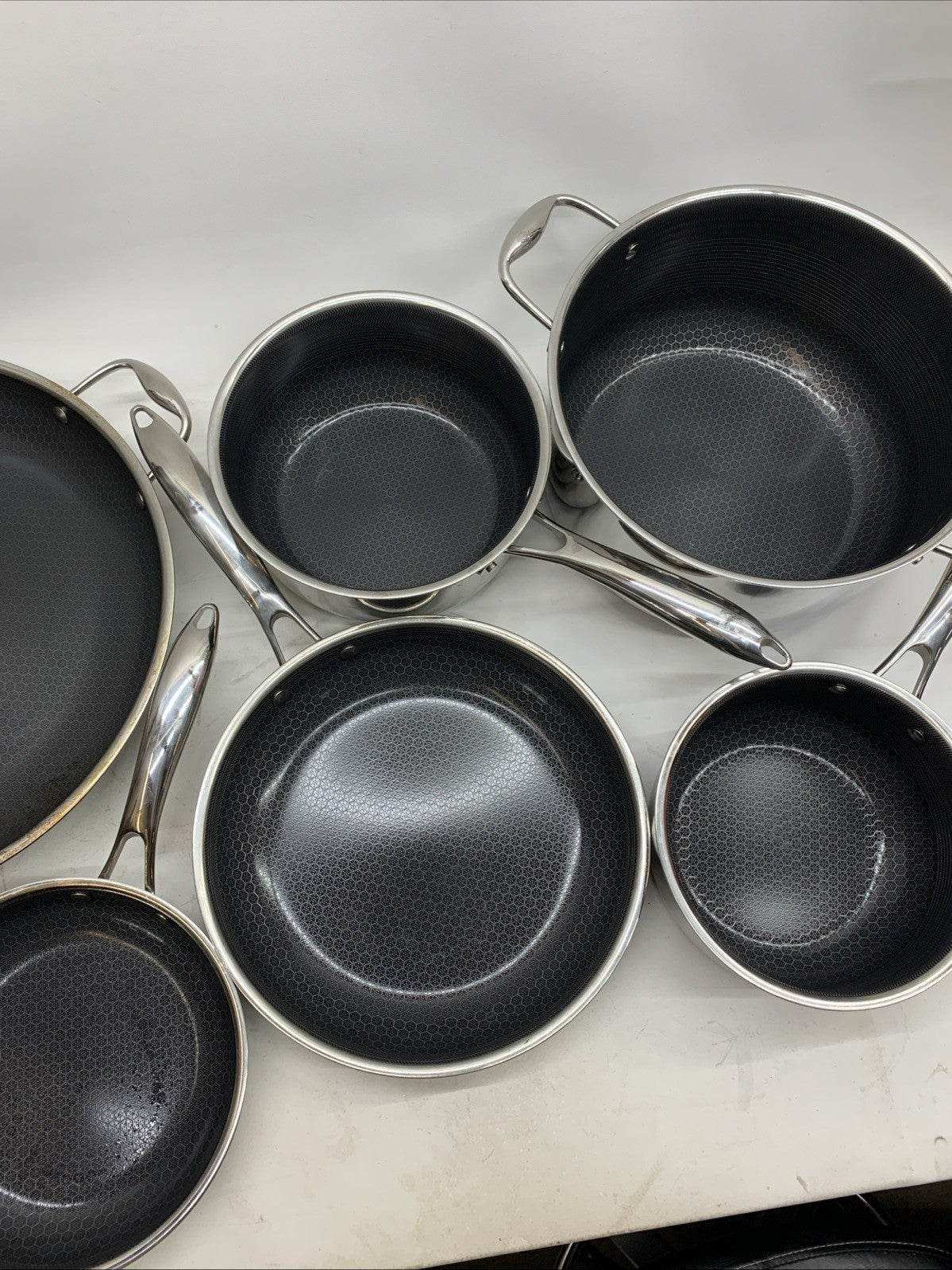 HexClad Hybrid Nonstick 16 Piece Cookware Set, 2, 3, and 8 Quart Pots with Lids