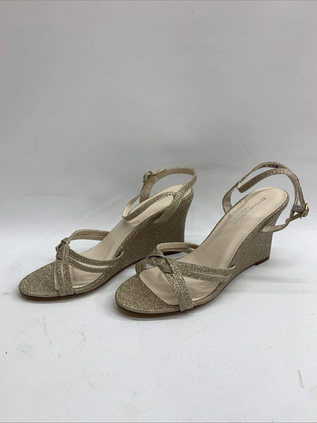 Touch Ups Buffy Women's Wedge Heel Classic Sandal 4243M Size 7M Buckle Champagne