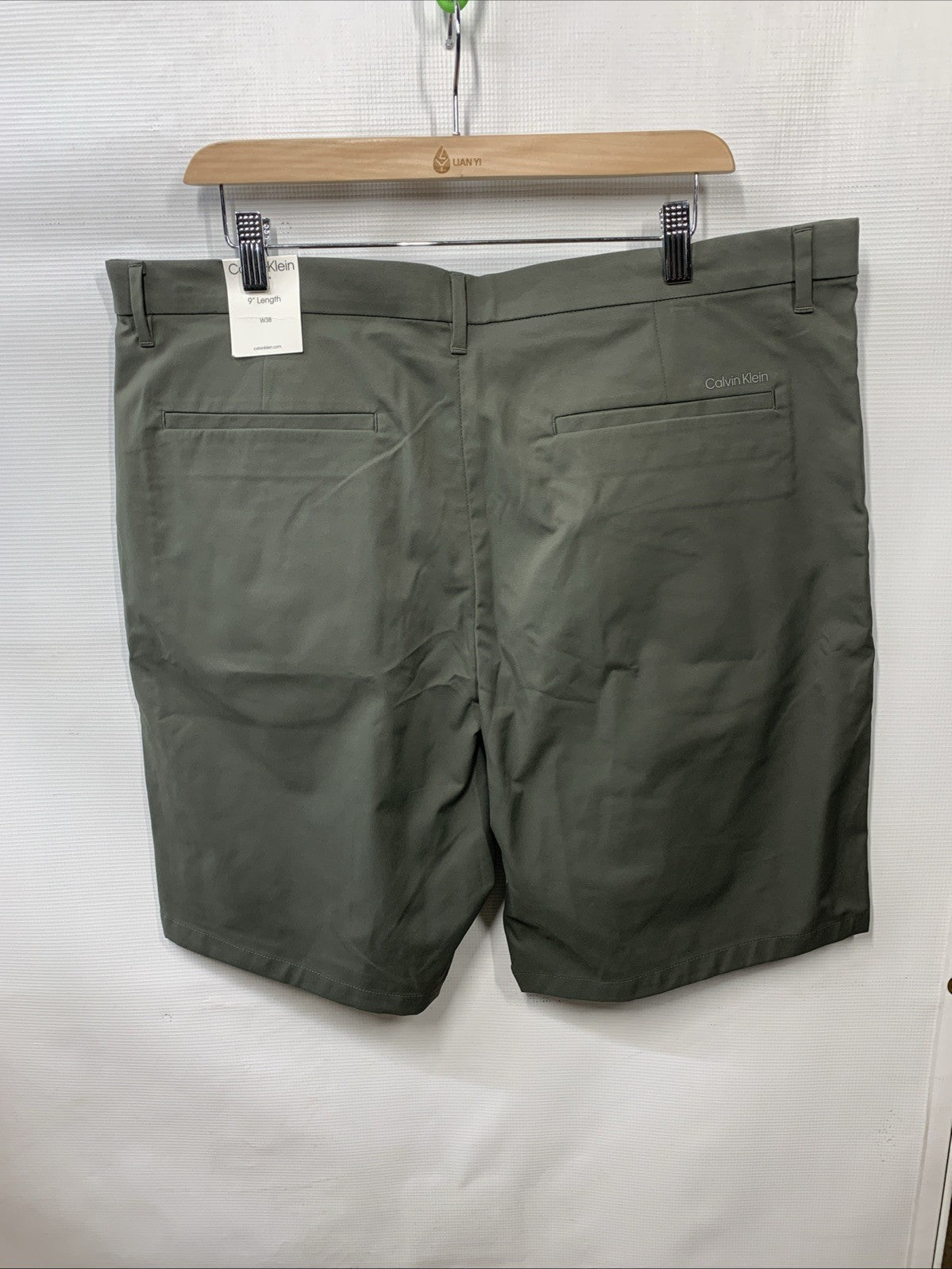 Calvin Klein Men's Asphalt Stretch Cotton Infinite Flex Chino Shorts Size 38W 9L