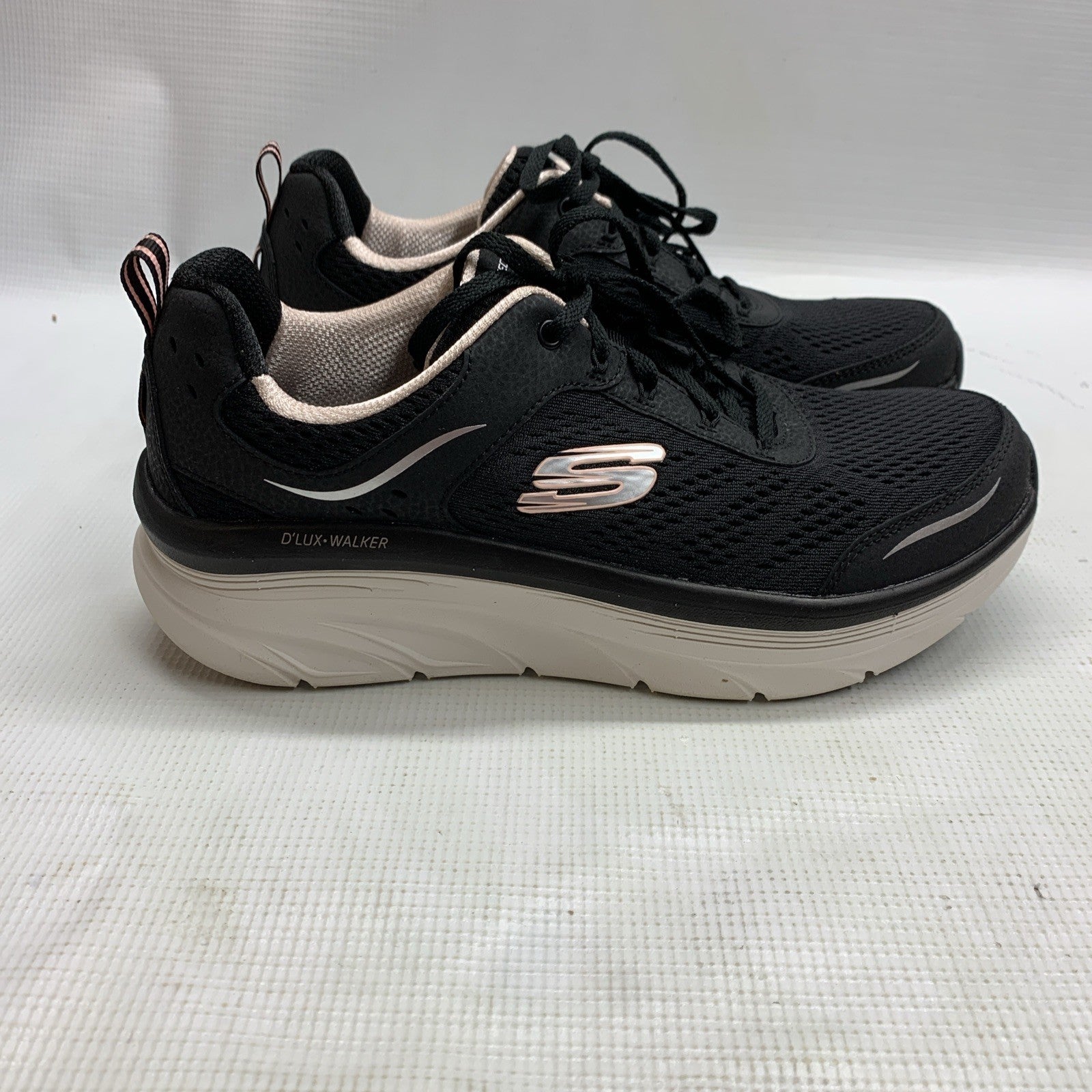 Skechers D'Lux Walker Infinite Motion Women's Sneaker Black Lace-up Shoes Size 9