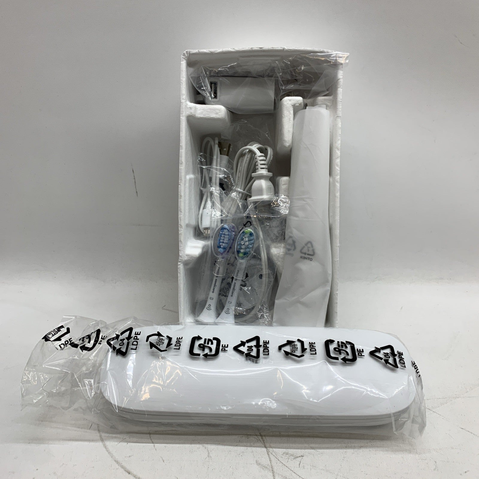 Philips Sonicare Expertclean 7500 Rechargeable Power Toothbrush HX9690/06 White