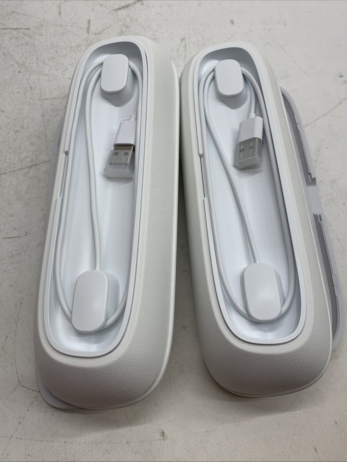 Philips Sonicare DiamondClean Travel Charging Case, Silver Base And Cups 2 Pack