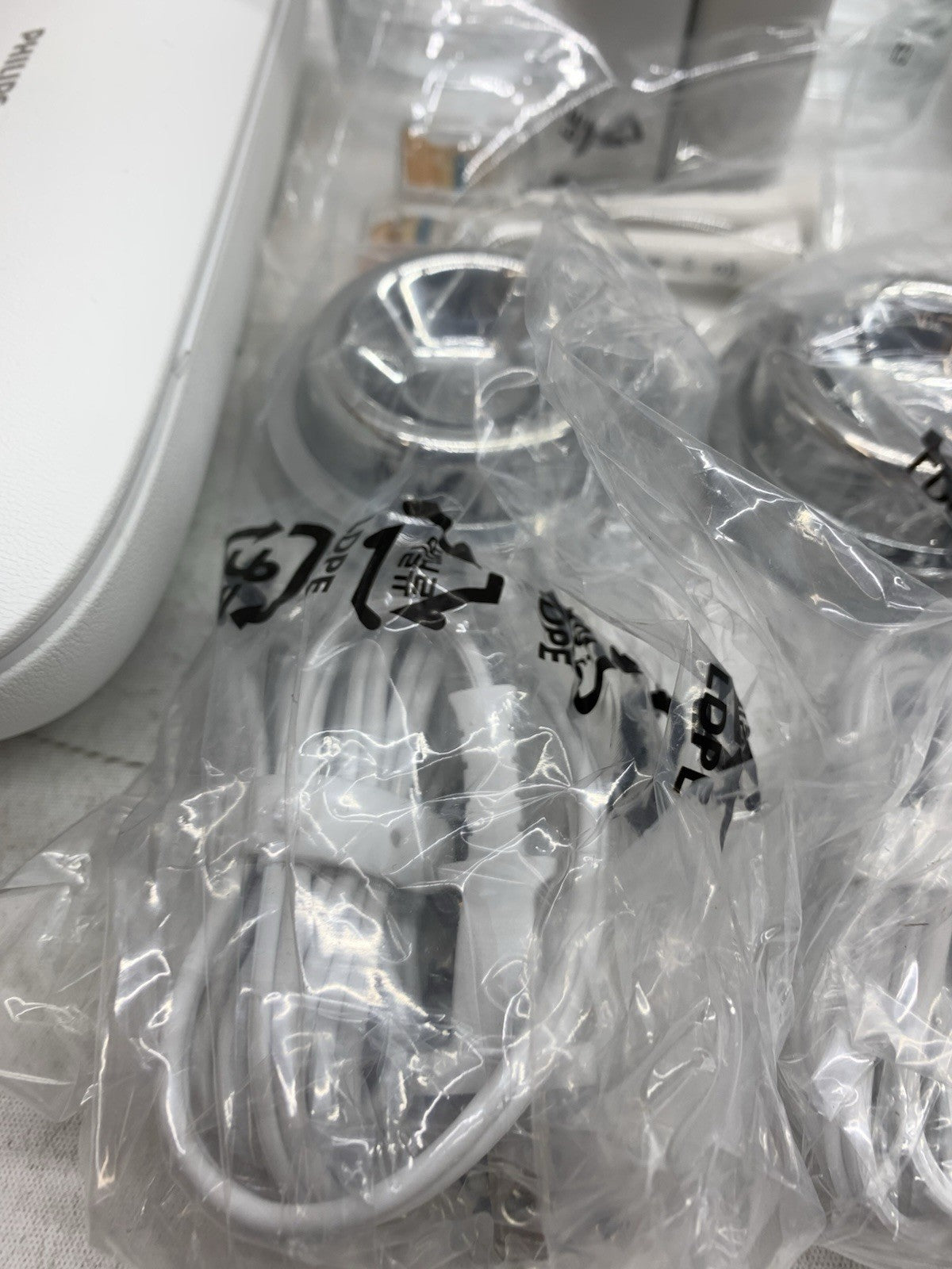 Philips Sonicare DiamondClean Power Electric Toothbrush HX9904 2 Pack FOR PARTS