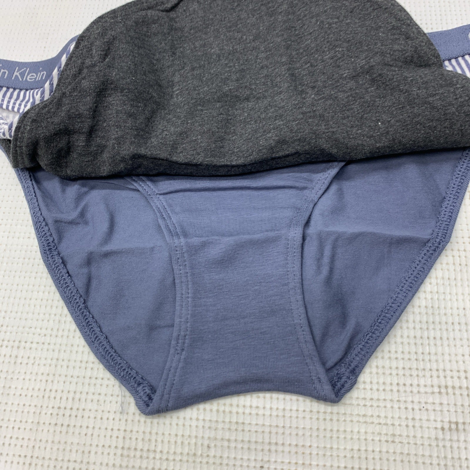 Calvin Klein Women's Carousel Bikini Panty Size X-Small Underwear QP12580 3 Pack