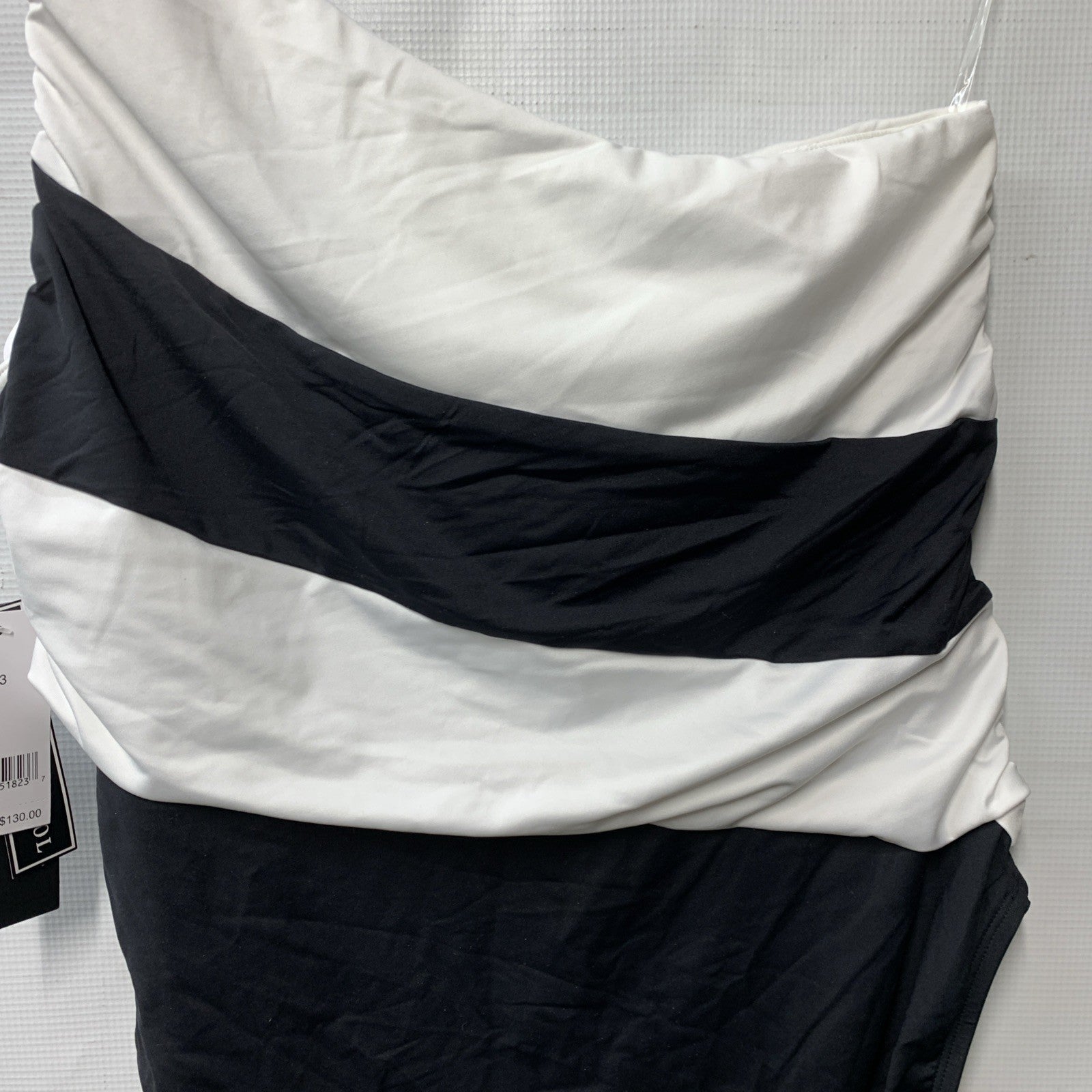 La Blanca One-Piece Women's Swimsuit Black & White LB3ZZ03 Size 16 Swimwear