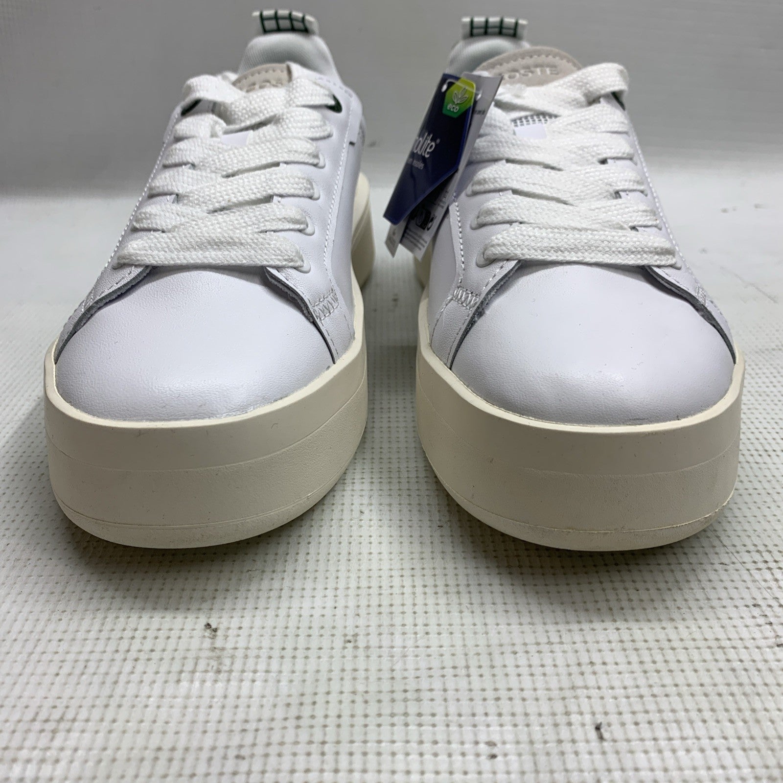 Lacoste Women's Carnaby Platfrom Sneaker White/Off White Lace-up Shoes Size 8.5