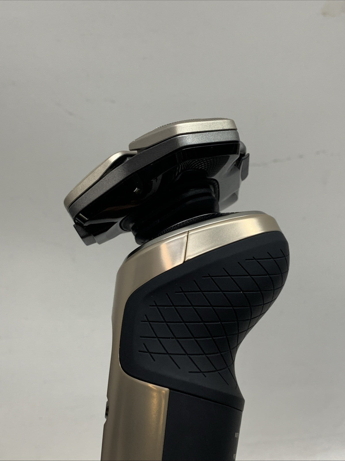 Philips Norelco S9000 Prestige Rechargeable Wet & Dry Electric Rotary Shaver