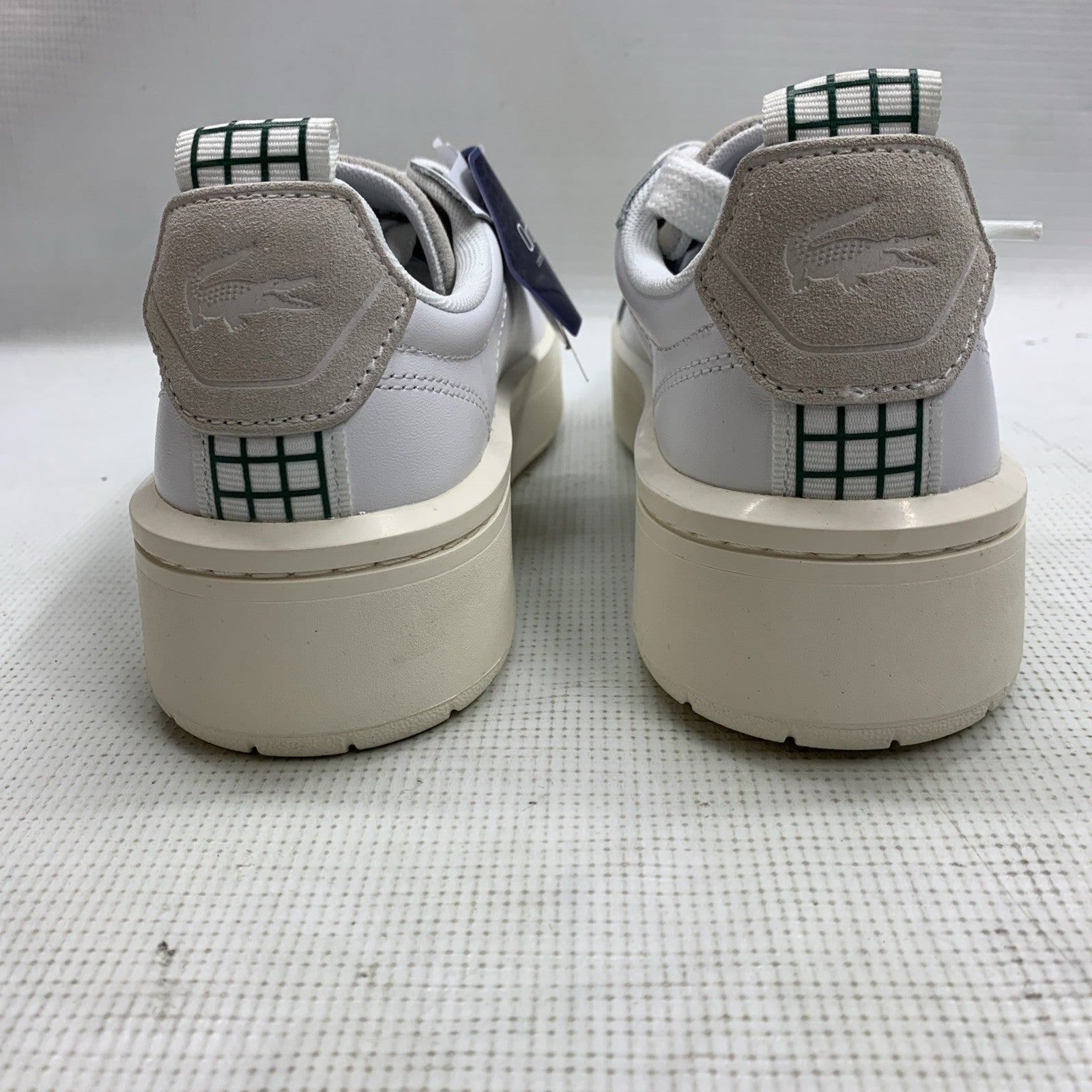 Lacoste Women's Carnaby Platfrom Sneaker White/Off White Lace-up Shoes Size 8.5
