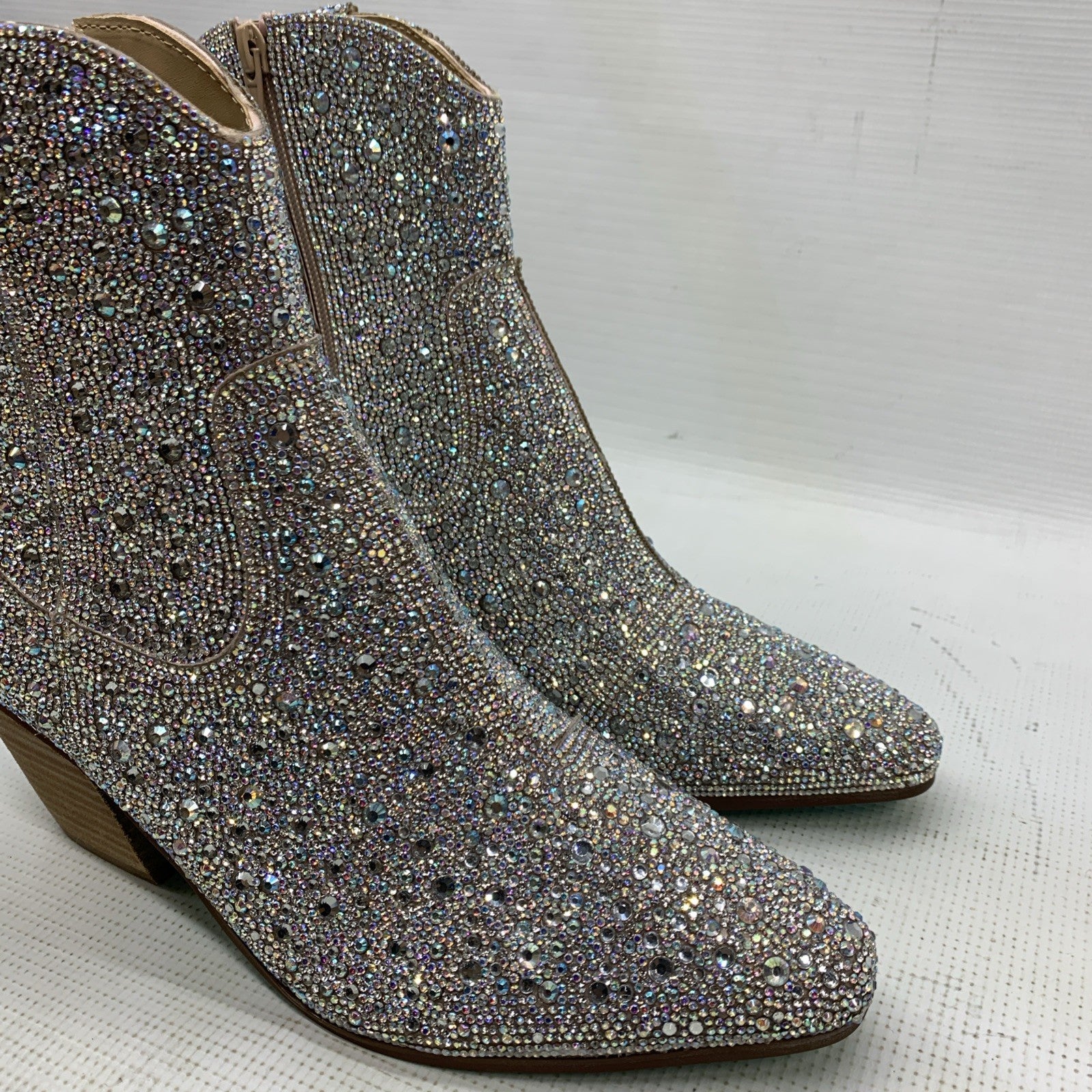 Betsey Johnson Women’s Emory Rhinestone Ankle Side Zipper Bootie SB-DIVA 8.5W