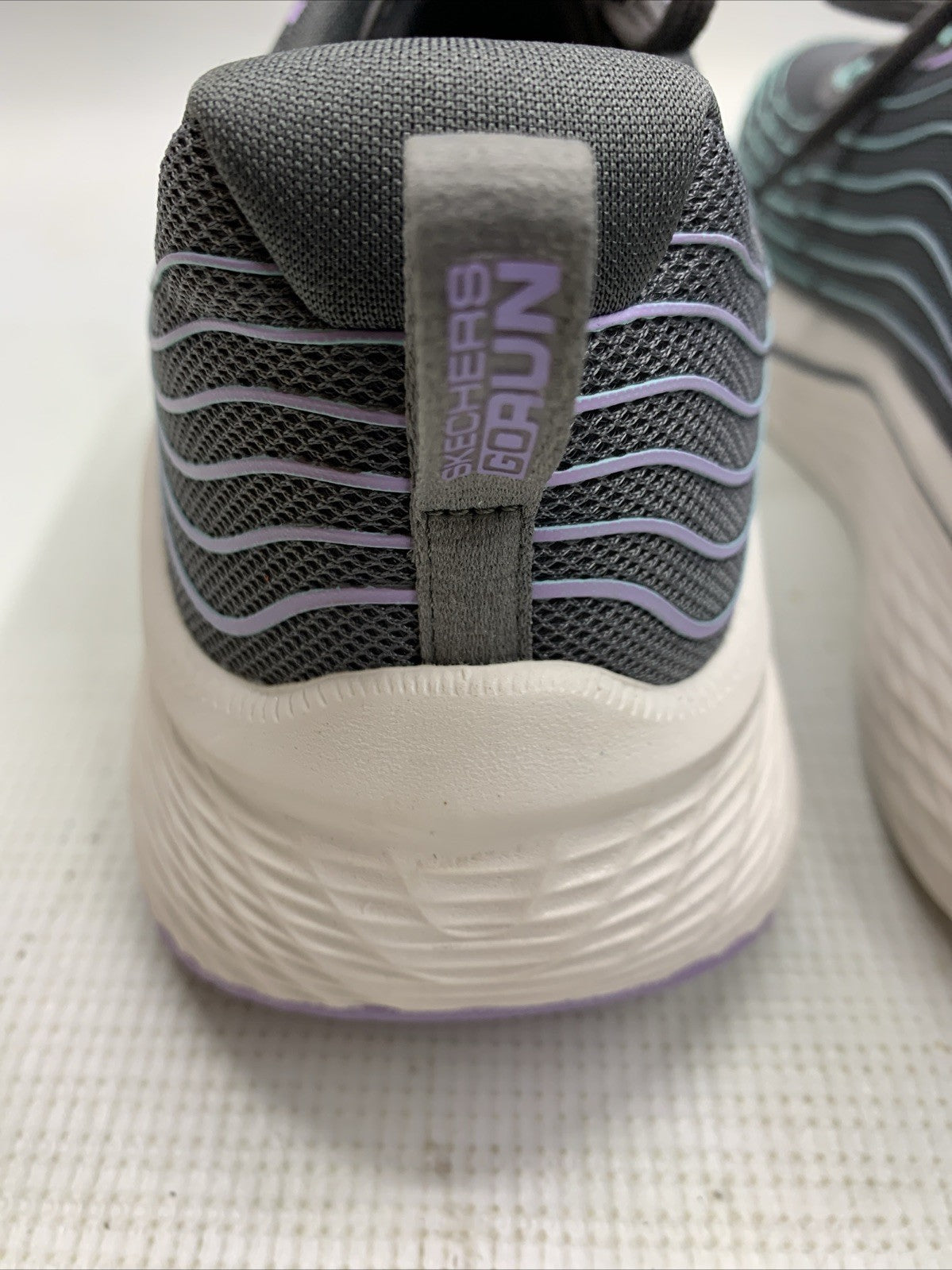 Skechers Max Cushioning Elite 2.0 Sneaker Women Size 9 Gray Copper Infused Shoes