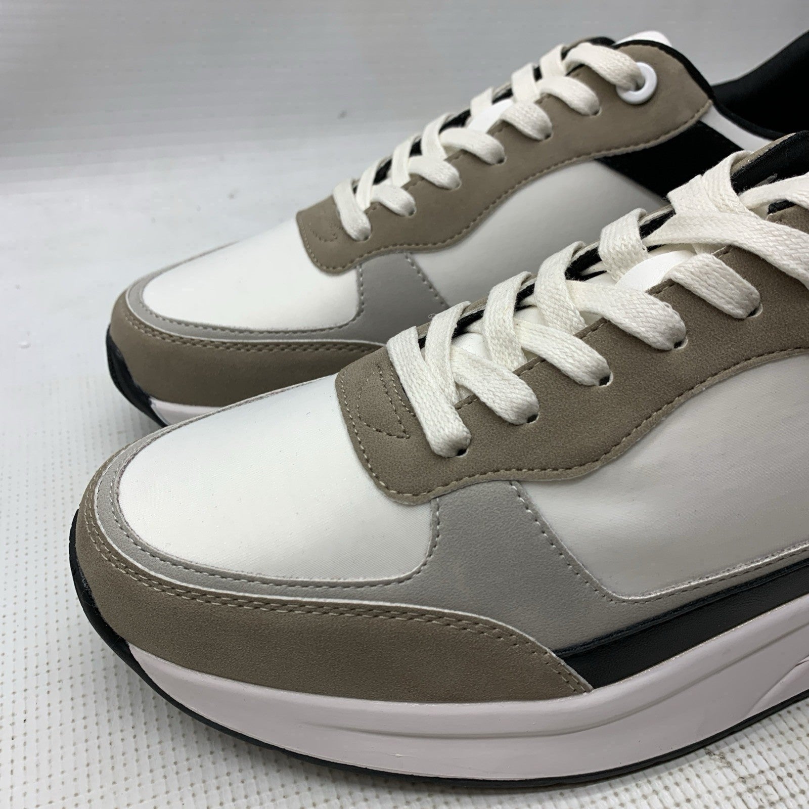 Project Cloud Men's White/Black/Tan Kurt A Performance Shoes Sneakers Size 11