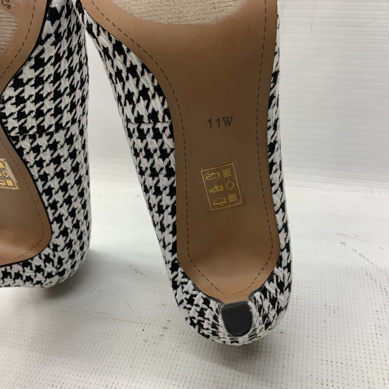 J. Reneé Women's Khinsley Pump Sandal Black/White Houndstooth 11W Pointed Toe