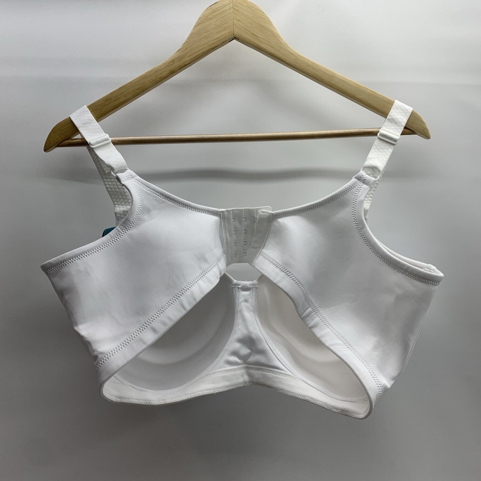 Vanity Fair Women's Full Figure Beauty Back Smoothing Bra 71380 White Size 40DDD