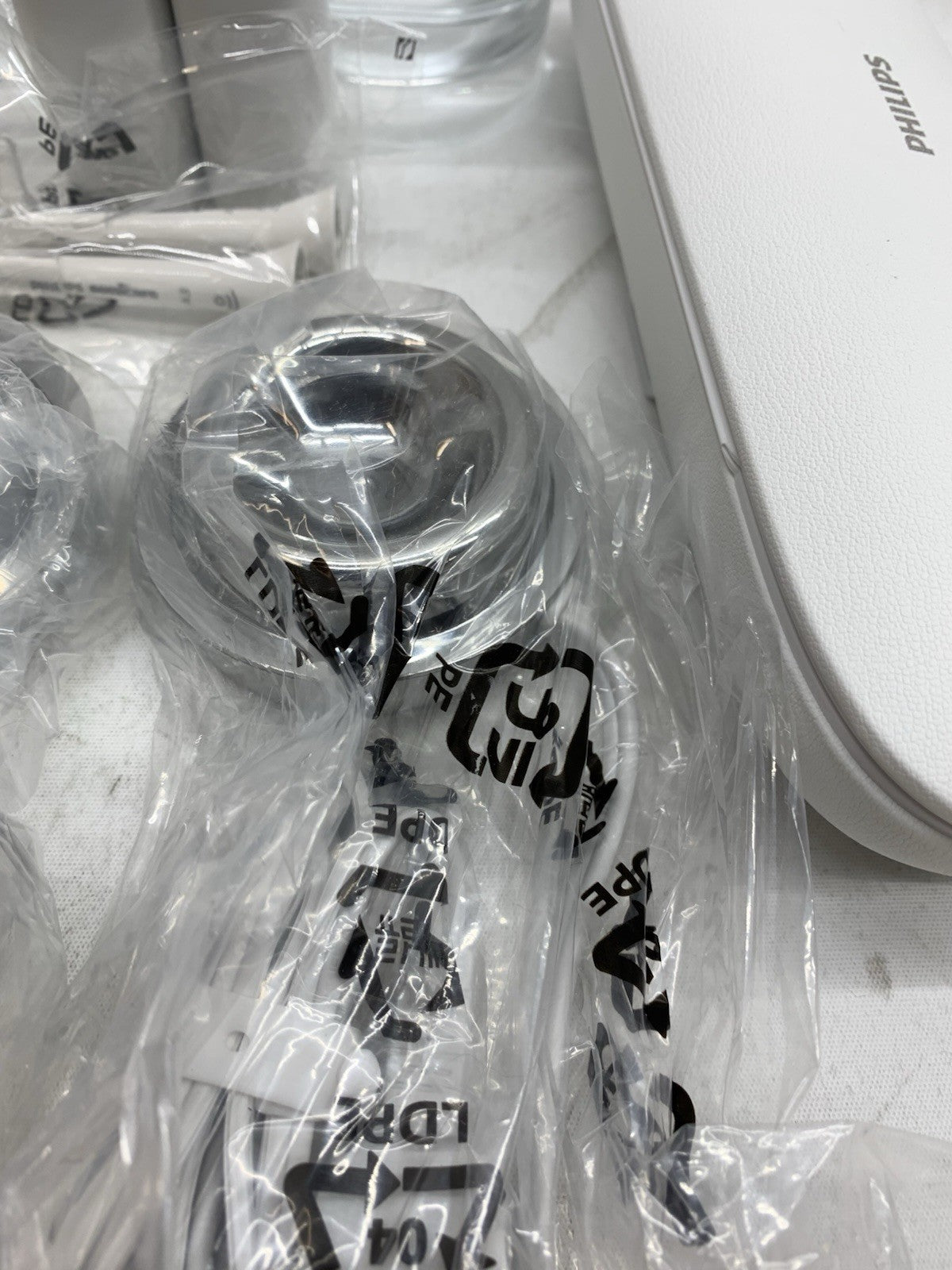 Philips Sonicare DiamondClean Power Electric Toothbrush HX9904 2 Pack FOR PARTS