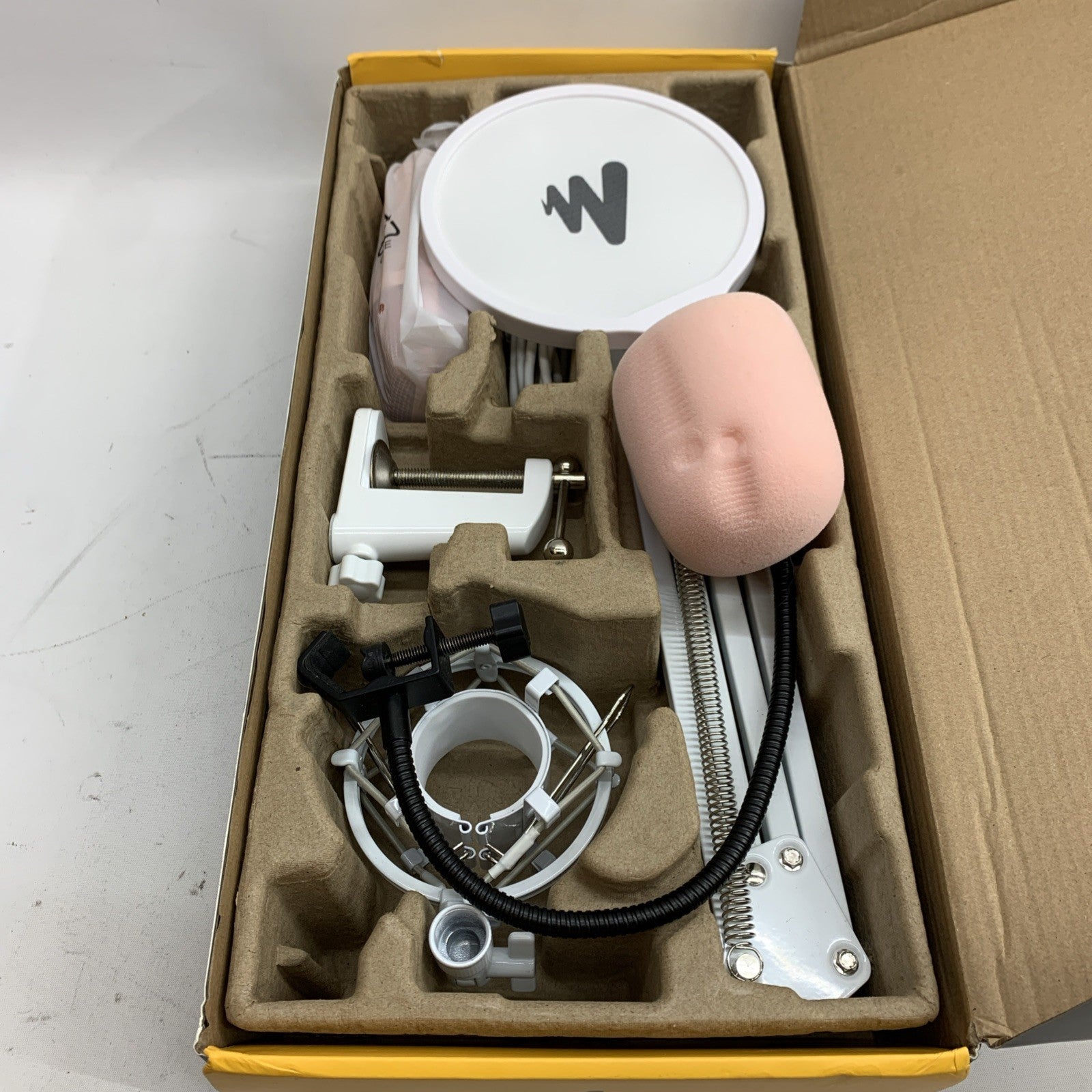 Maono AUA04 Condenser Microphone Kit Set Maono Podcast Gaming Singing White/Rose
