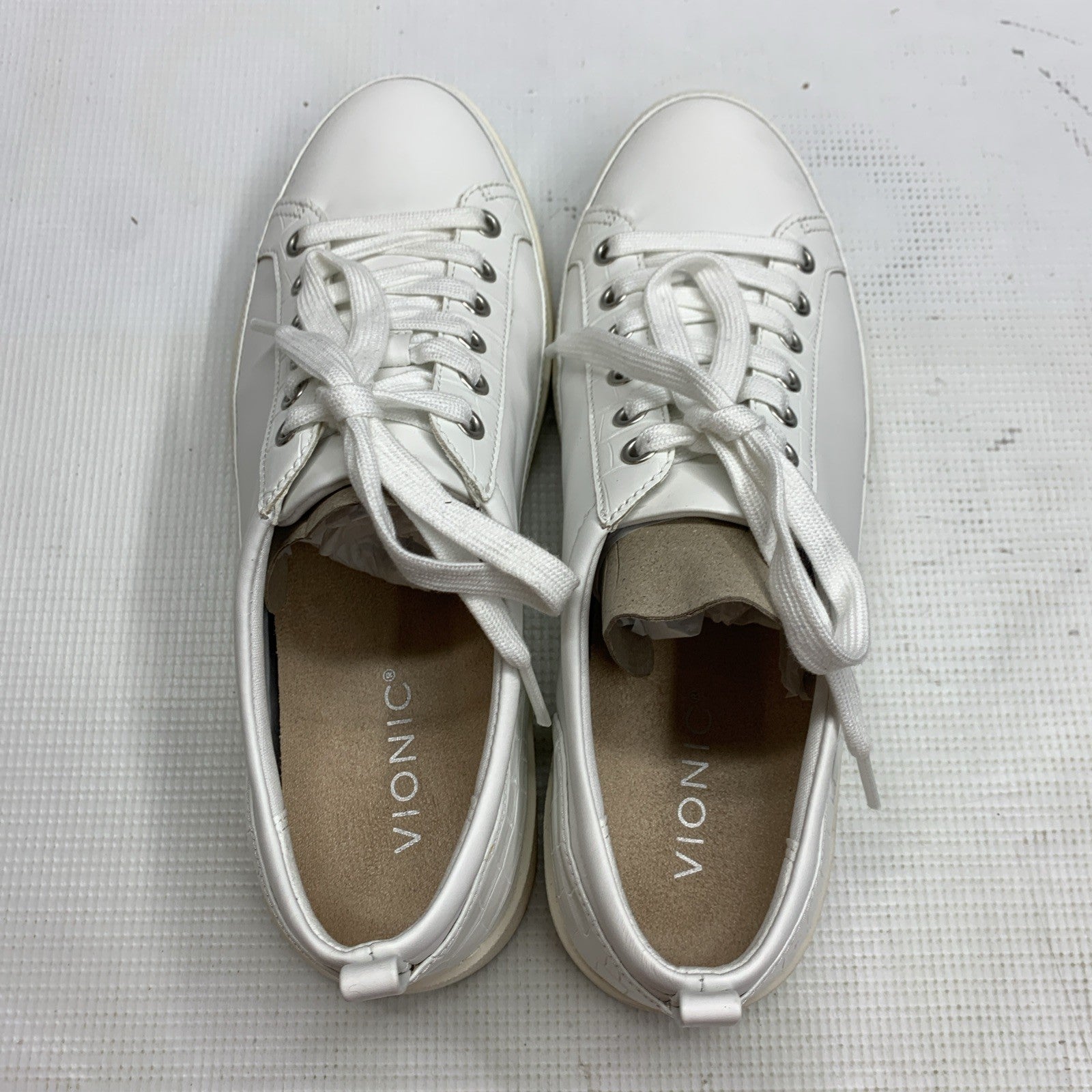 Vionic Womens Winny White Fashion Sneakers Size 9 Casual Comfort Shoes Lace-up