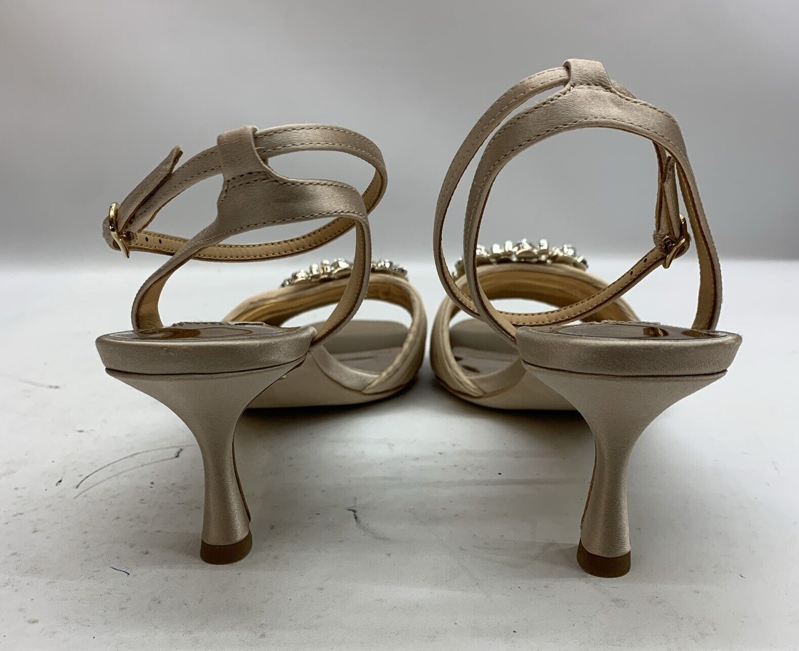 Badgley Mischka Women's Nimah Kitten Heel Sandal Heeled Nude Size 9 Open Toe