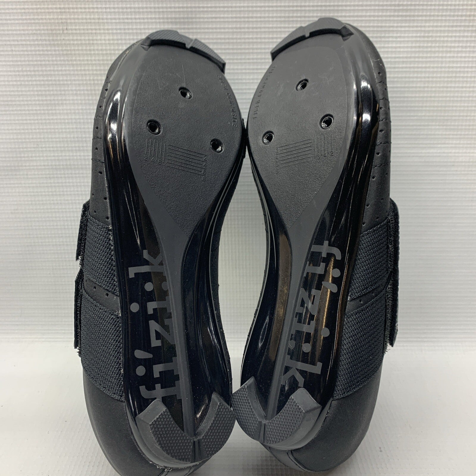 Fi'zi:k Tempo R5 Powerstrap Cycling Shoe Black Size 8.5 Hook & Loop Lightweight