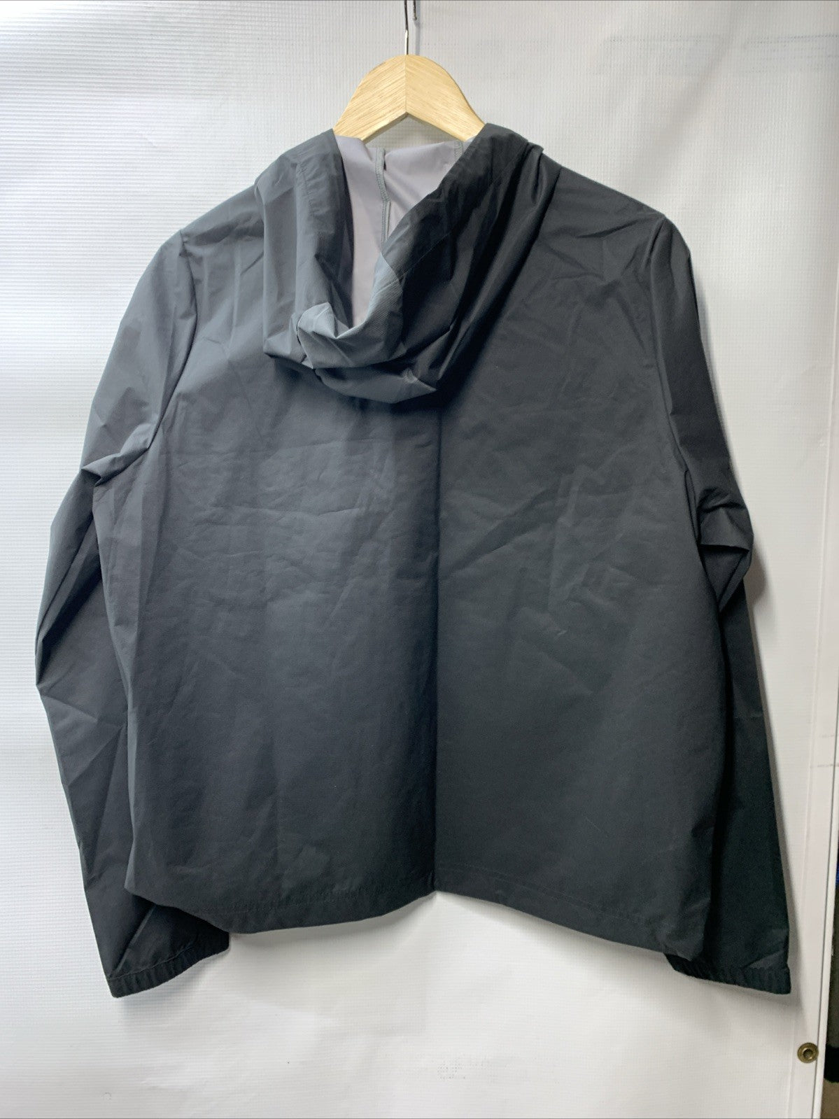 Adidas Lightweight Water Resistant Rain Provisional Jacket Size L Long Sleeve