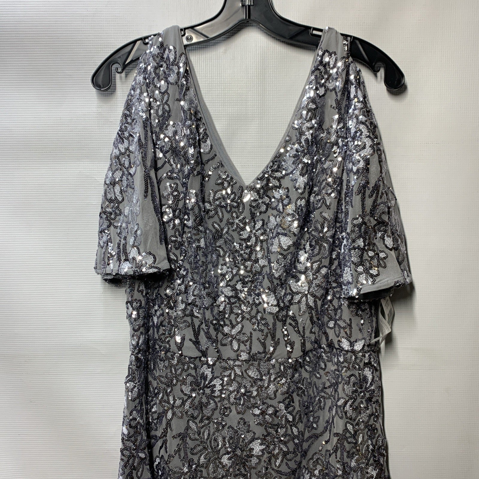 Alex Evenings Women's Long Sequin Dress with Flutter Sleeves V-neck Size 16