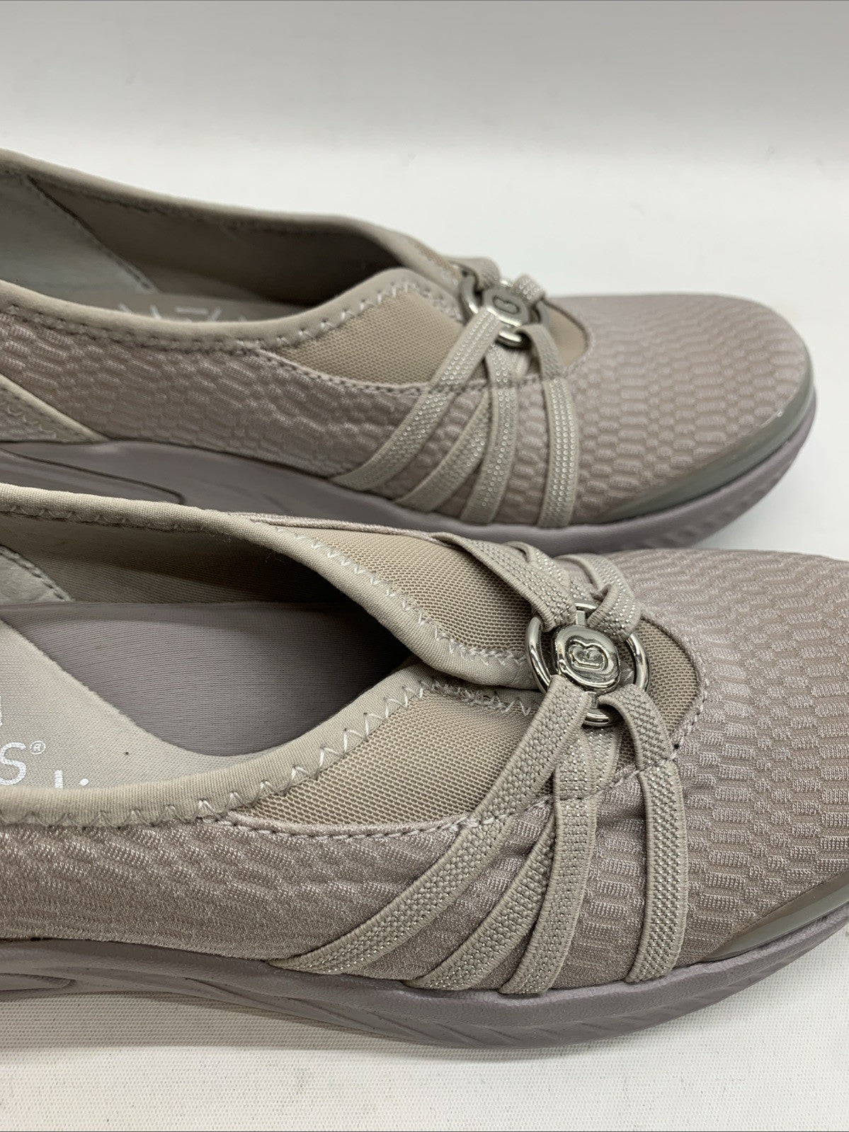 BZees Women's Niche Slip On Comfort Ballet Flat Sliver Cloud F56204F250 Size 6.5