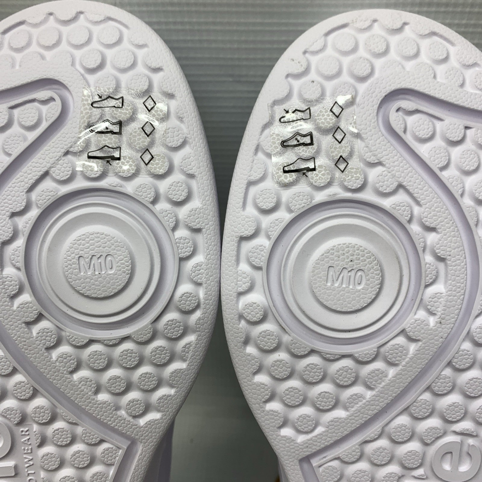 Ace, Water Sneaker Shoes  Men’s 10 Comfort, Lightweight, Yeti White Kelly Green