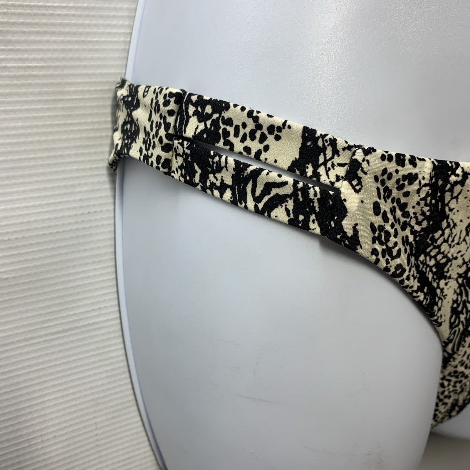 Volcom Women's Spirit Animal Hipster Swimwear Bottoms Brief Size Small Underwear