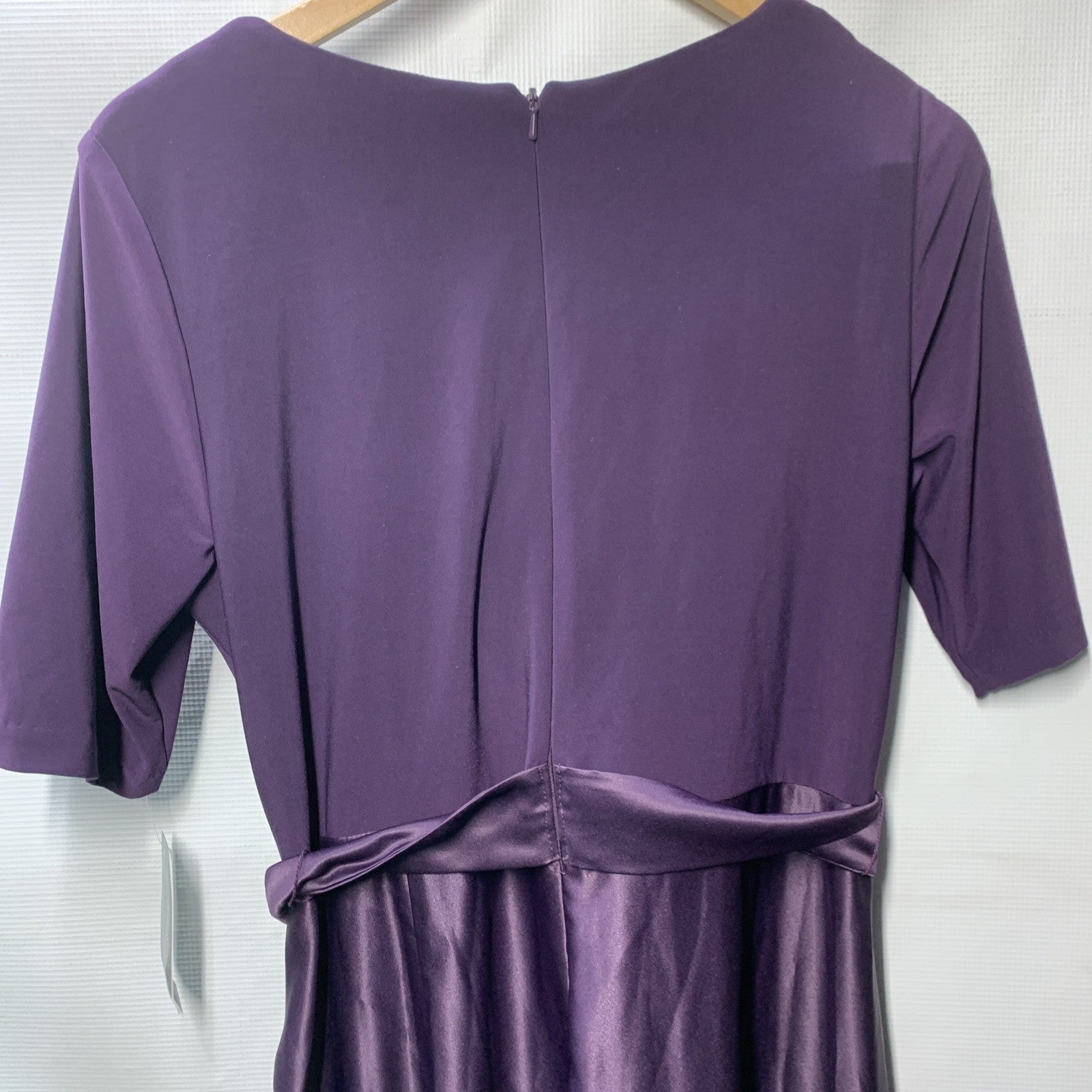 Alex Evenings Women's Short Sleeve Ballgown Evening Formal Dress V-neck Size 12P