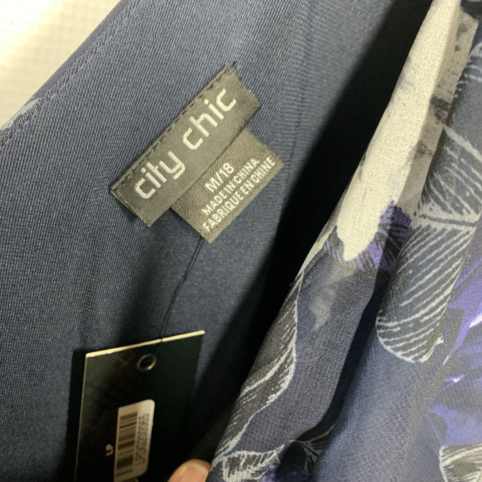 City Chic Plus Size Navy Floral Chiffon Romantic Ruffle Maxi Dress Size 18 V-nec