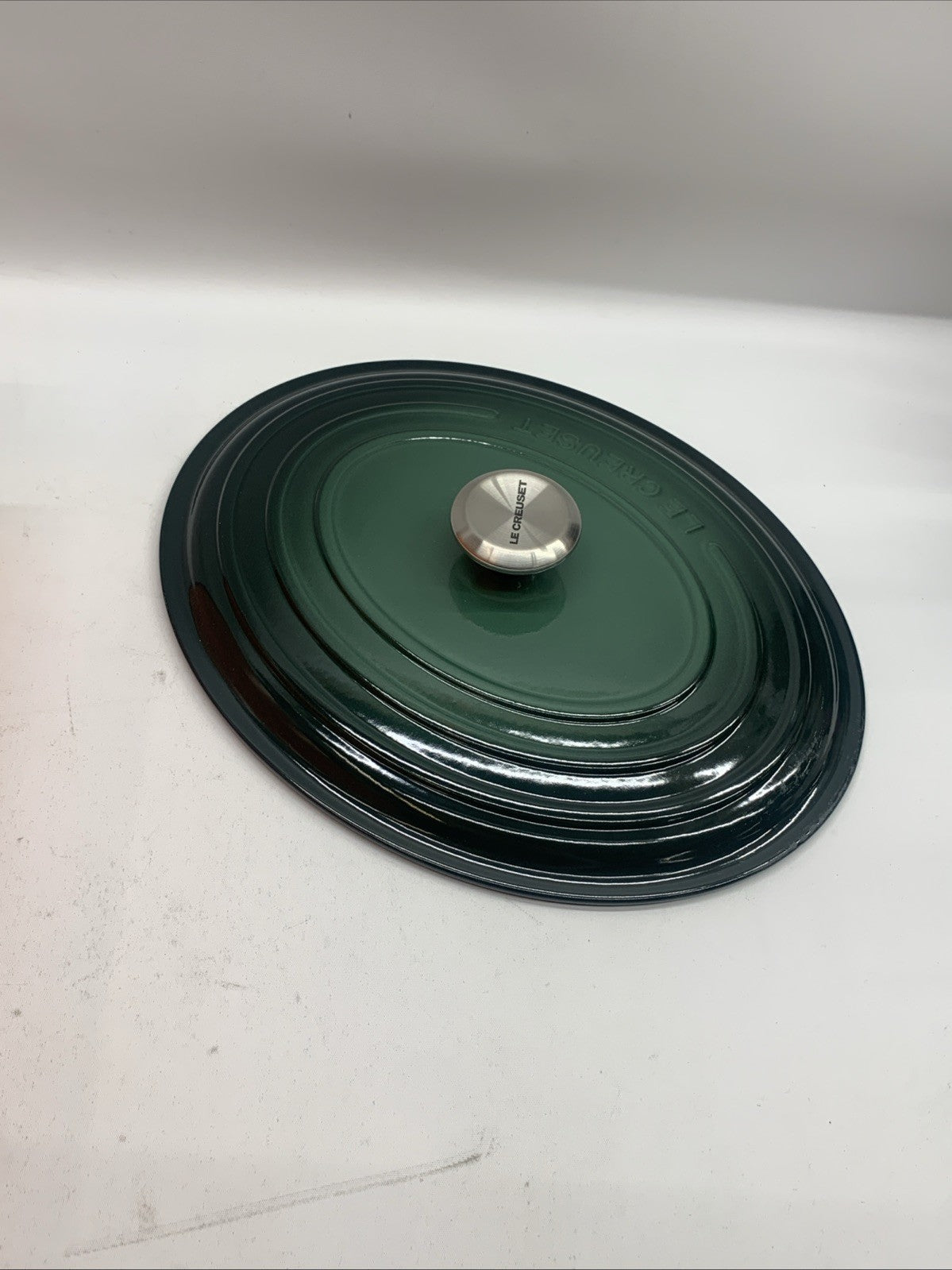 Le Creuset Signature Oval Cast Iron Dutch Oven Cookware 8 qt. 33 cm Artichaut
